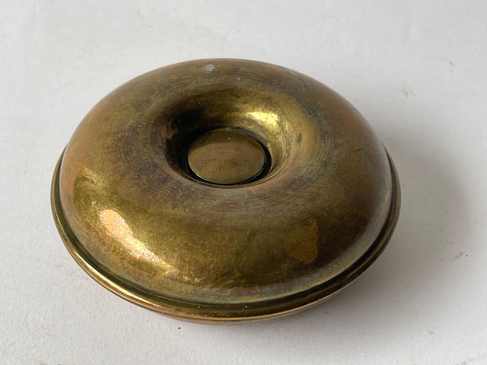 RARE SET OF EARLY SCREW FITTED TRAVELING CANDLESTICKS: RARE SET OF EARLY SCREW FITTED TRAVELING CANDLESTICKS 3.5 X 2.5