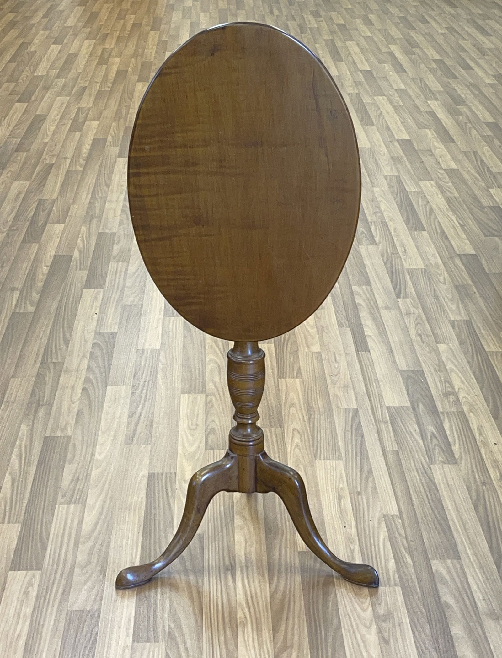 CHIPPENDALE TILT TOP CANDLESTAND (1 of 6)