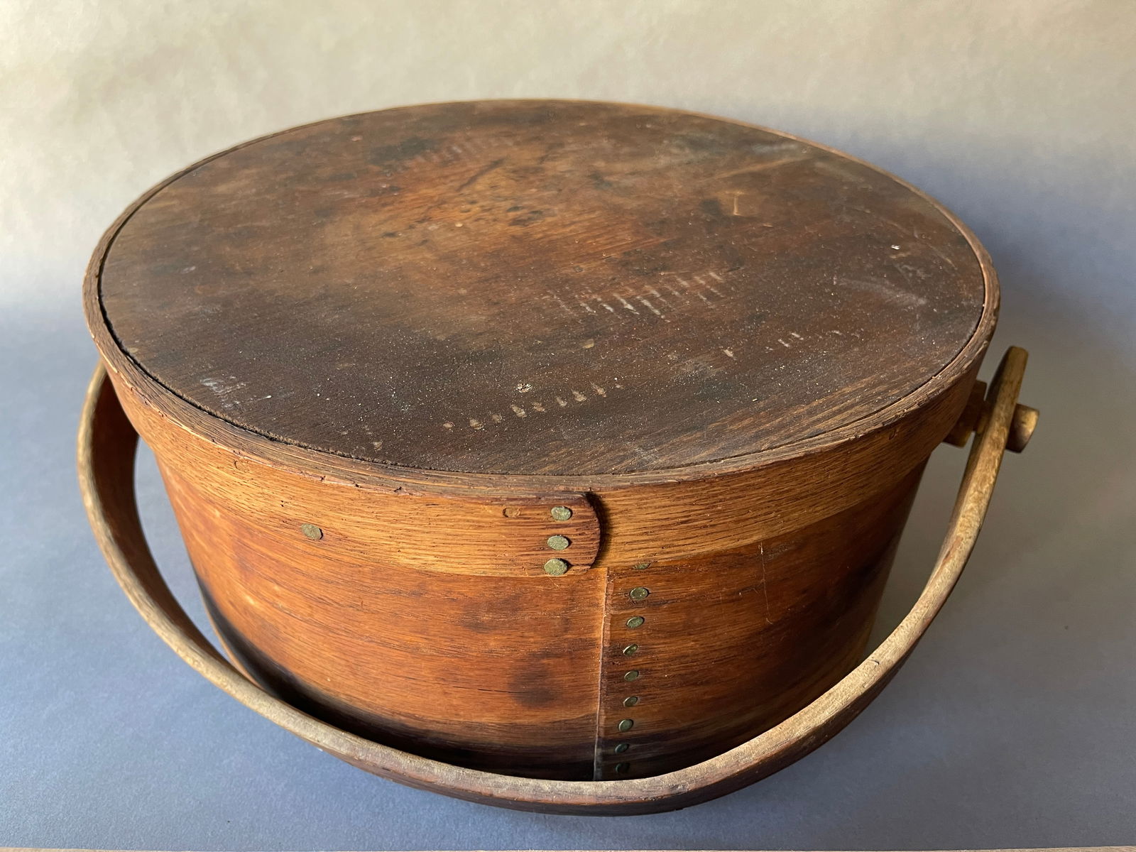 19TH C COVERED PANTRY BOX WITH HANDLE OLD SURFACE OAK AND PINE (1 of 3)