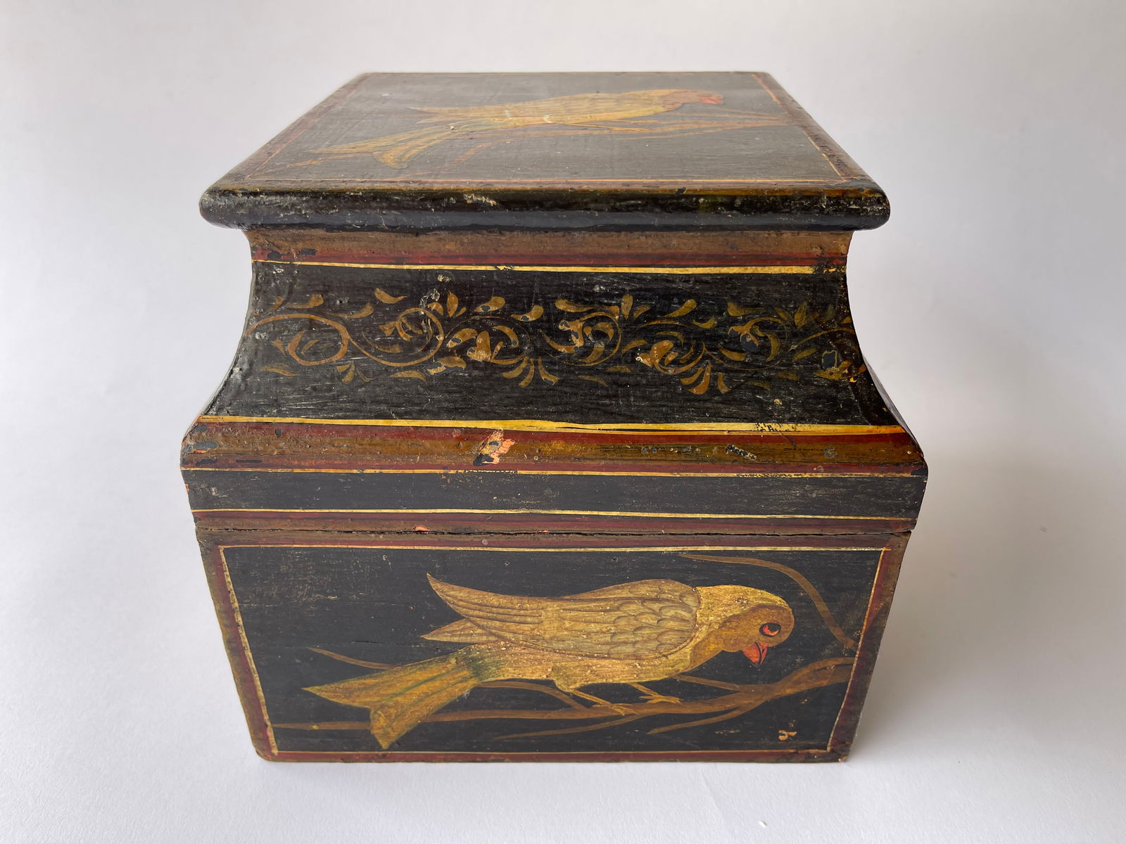 PAINT DECORATED LIFT TOP BOX WITH BIRD DECORATION (1 of 7)