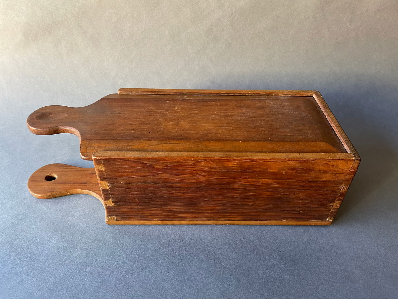 LATE 18TH C SLIDING LID HANGING CANDLEBOX LOLLIPOP ENDS N.E. 16" X 6" X 5" (1 of 5)