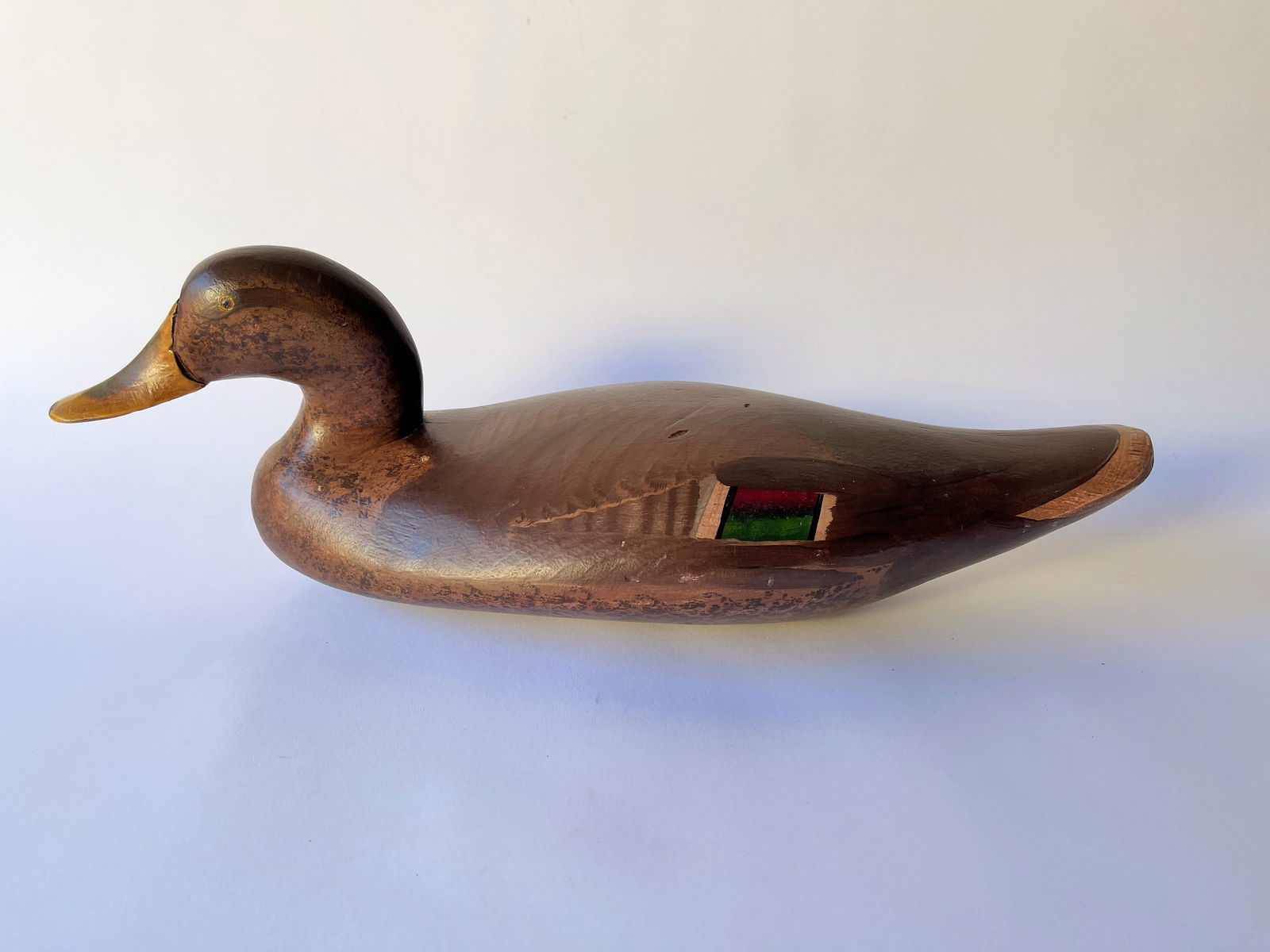 HAND CARVED AND PAINTED MALLARD DECOY. (1 of 5)