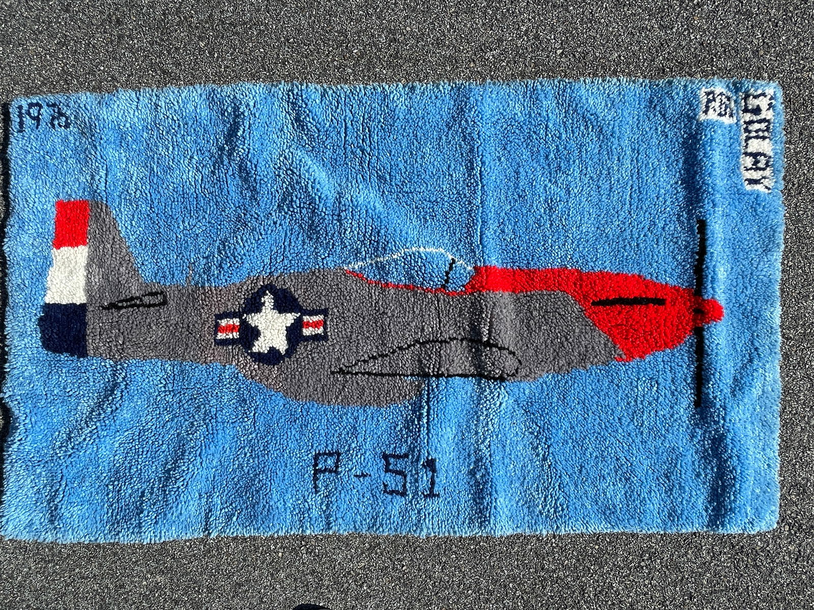 LARGE VINTAGE 1976 HOOKED RUG (1 of 1)