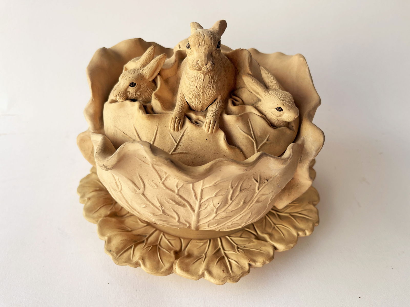 EARLY 19TH C ENGLISH "RABBIT PIE" POTTERY (1 of 8)