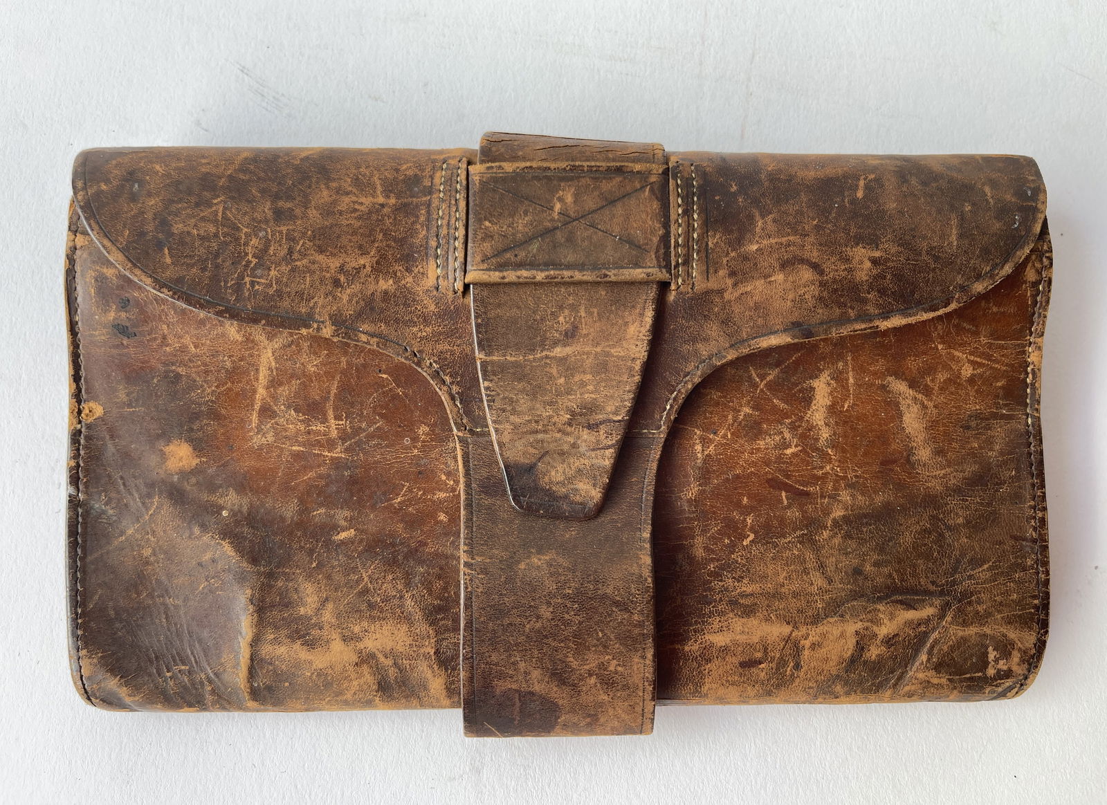 MAN'S LEATHER WALLET SIGNED (1 of 6)