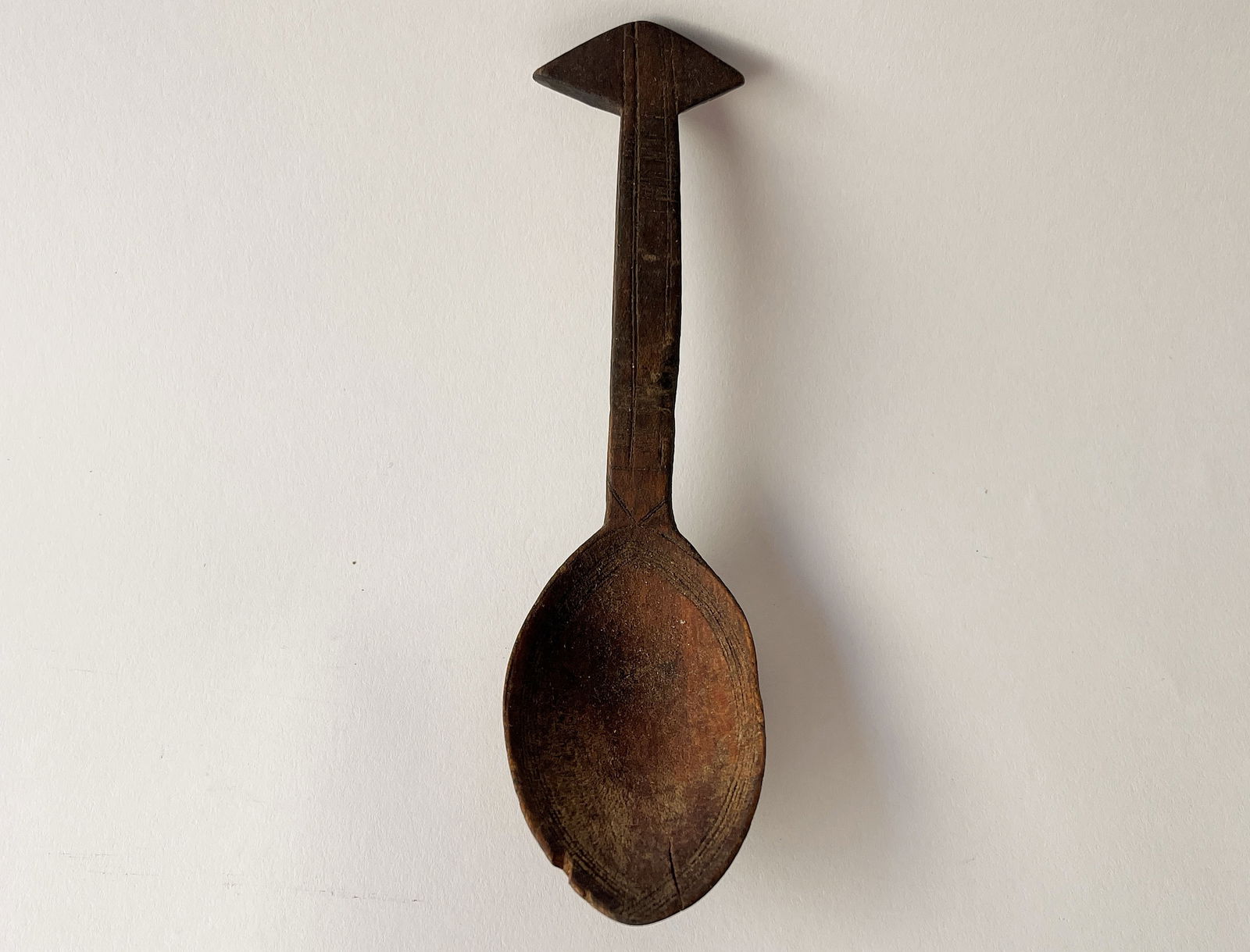 UNUSUAL NATIVE AMERICAN CARVED WOODEN SPOON (1 of 4)