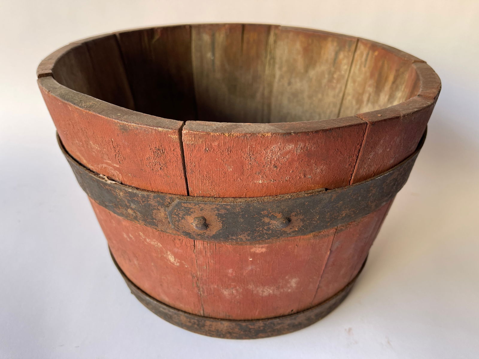 PRIMITIVE COUNTRY RED PAINTED SAP BUCKET (1 of 3)