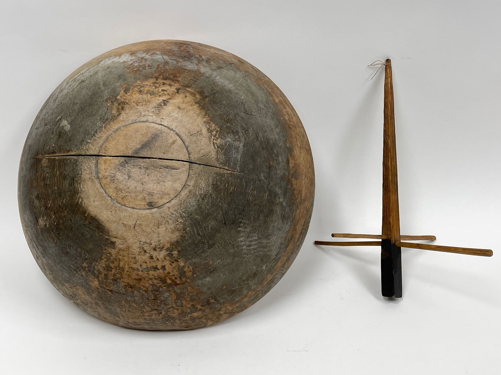 19THC HAND CARVED HANGING CANDLE DRYER WITH 4 ARMS TURN BOWL WITH OLD GREAT BLUE PAINT SPLITS (1 of 4)