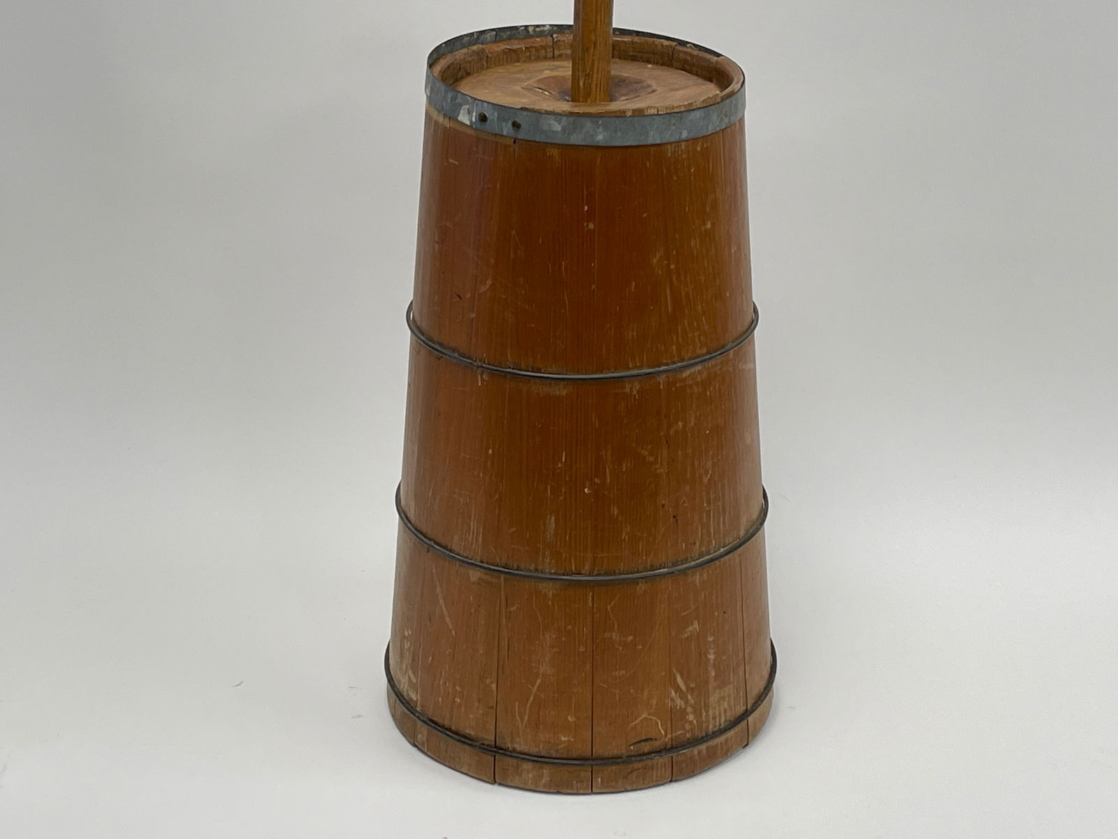 19TH C SHAKER STYLE STAND BUTTER CHURN (1 of 4)