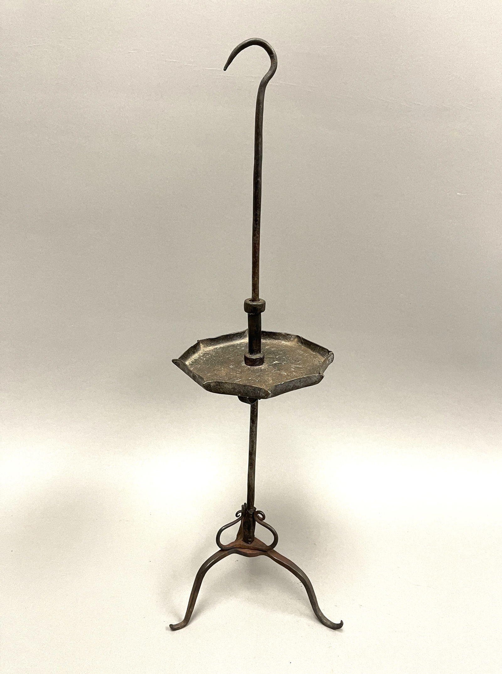 RARE 17TH C EIGHT POINTED IRON GREASE LIGHT (1 of 4)
