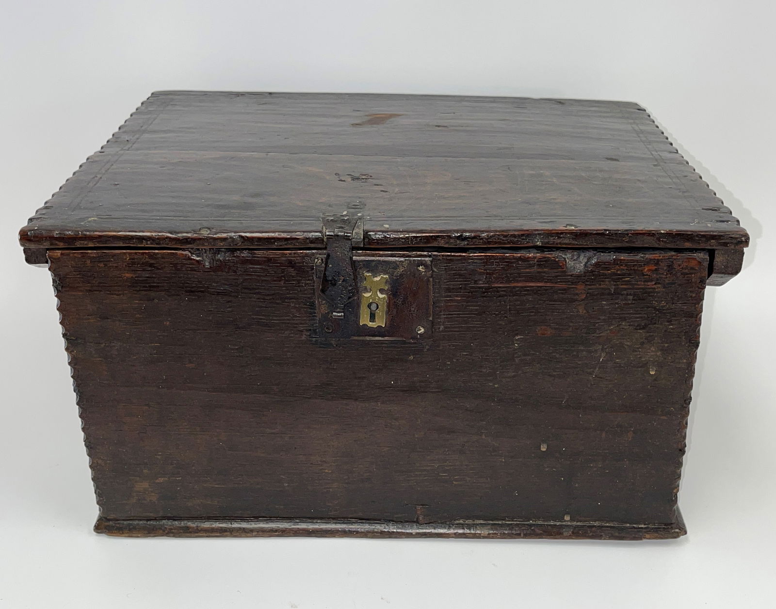 18TH C BIBLE BOX CHIP CARVED (1 of 8)