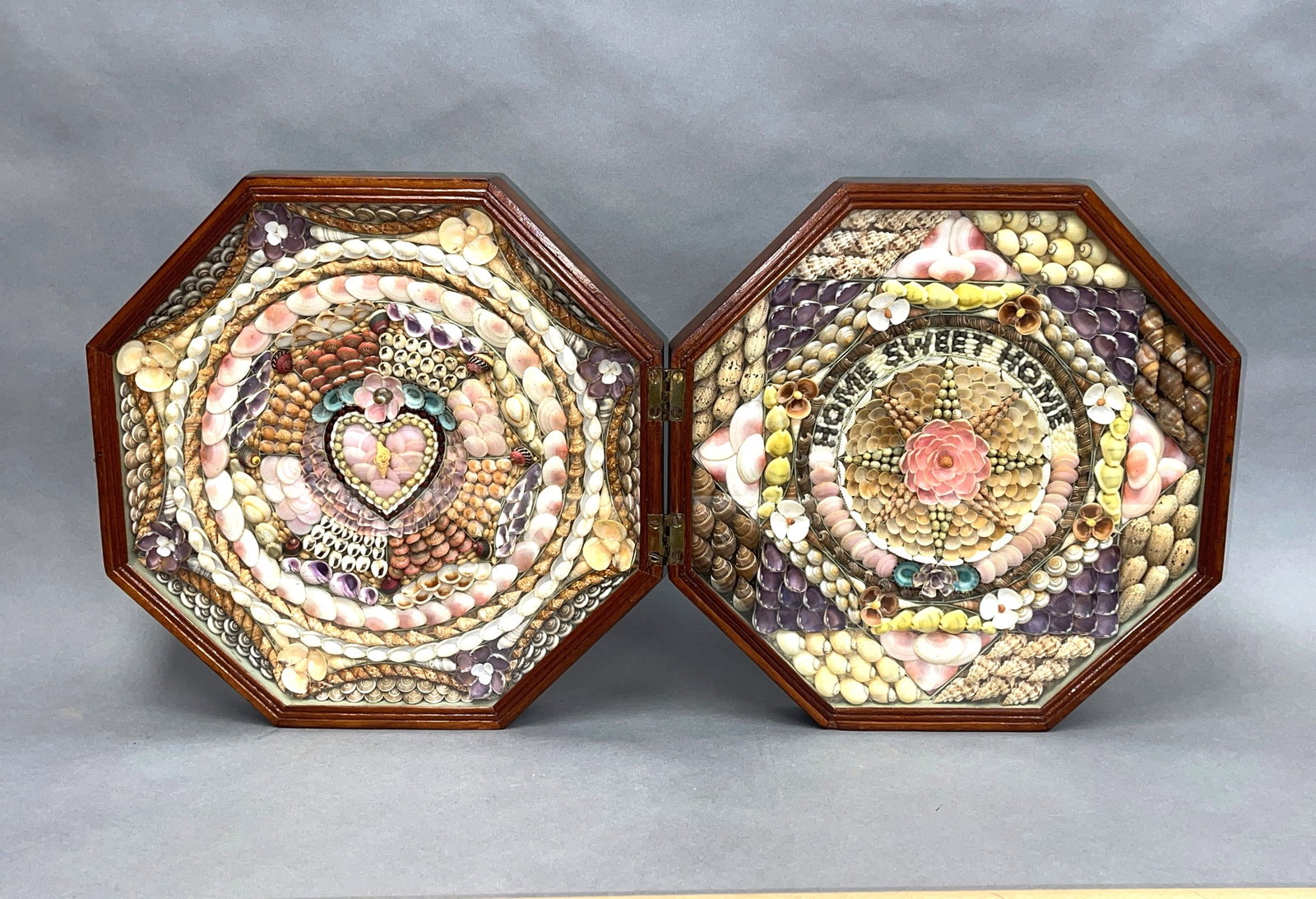 DOUBLE SAILORS SHELL VALENTINE "HOME SWEET HOME" (1 of 8)