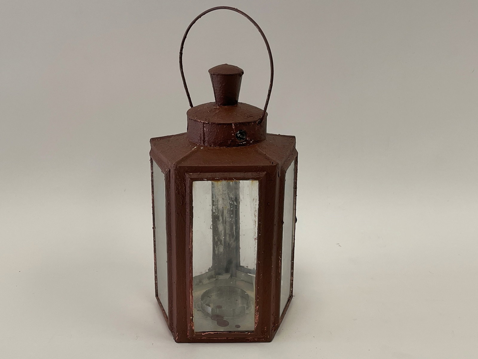 5 SIDED SHEET METAL LANTERN IN RED FINISH: 5 SIDED SHEET METAL LANTERN IN RED FINISH 11" X 7"