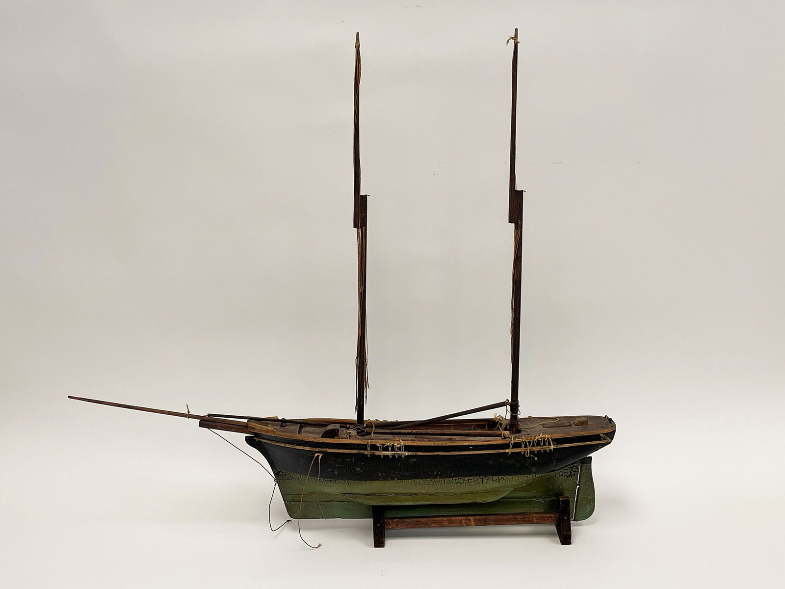SAILING SHIP MODEL "HELEN HAGERTHY, PHILADELPHIA" (1 of 5)