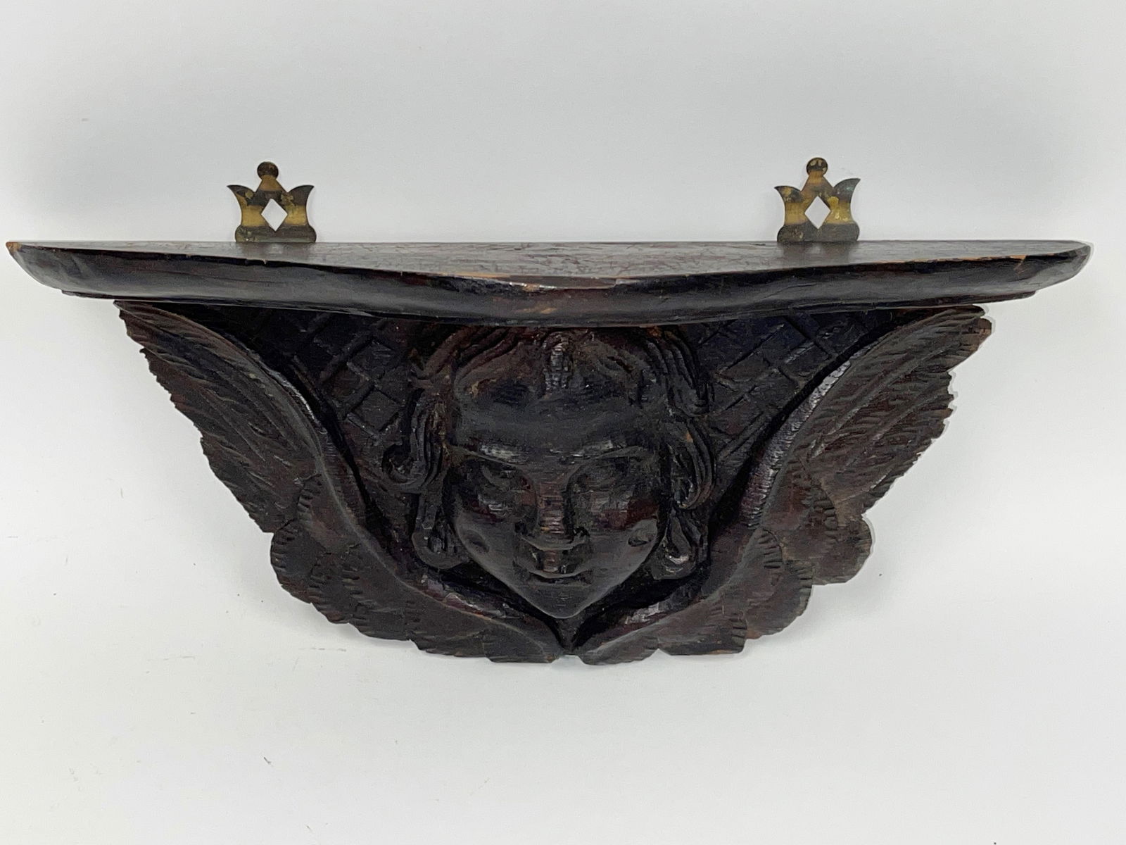 WONDERFUL LARGE WINGED PUTTI FACE CARVED ENGLISH HANGING SHELF (1 of 3)