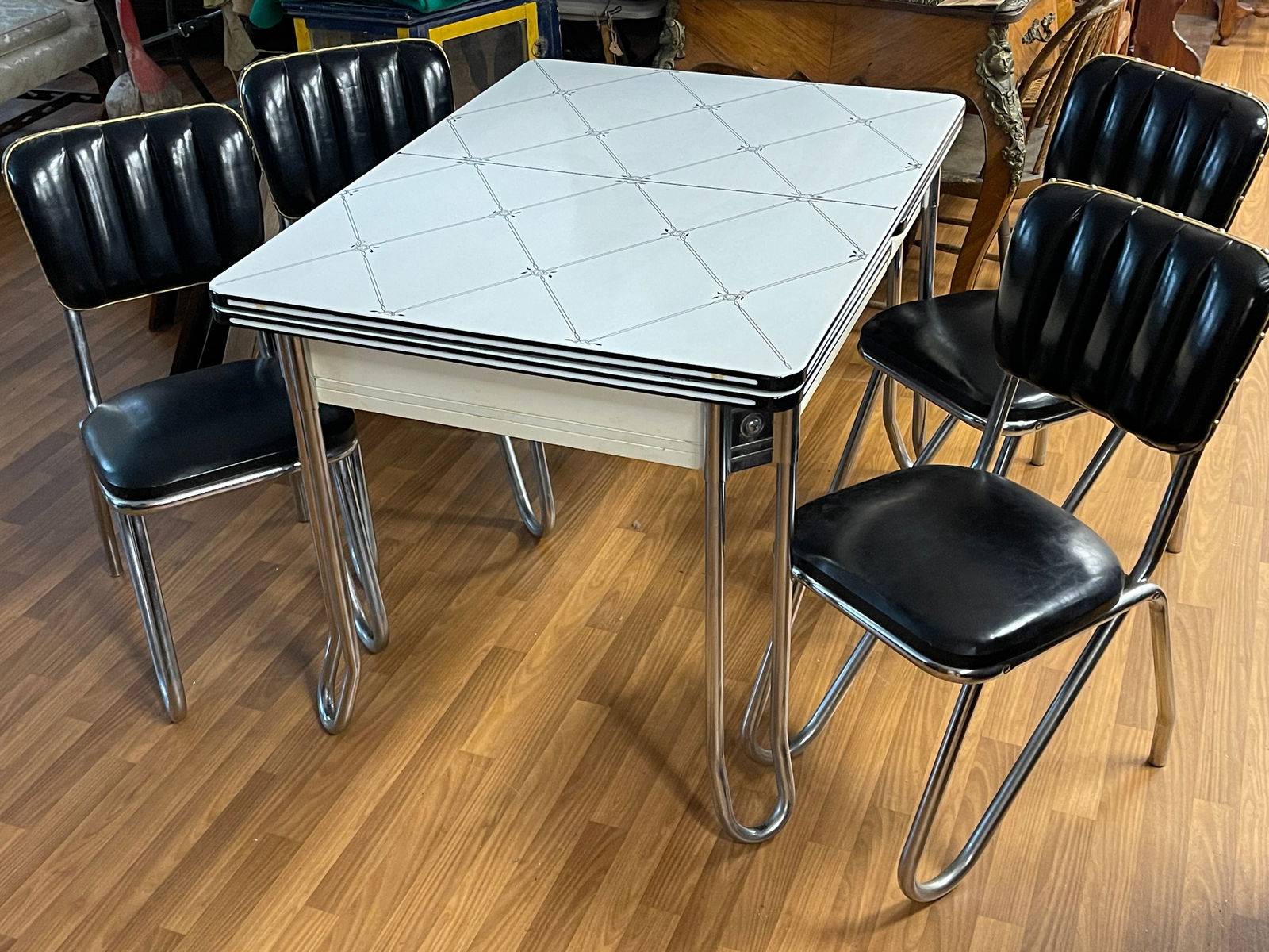 VINTAGE RETRO C. 1950 FOUR PIECE DINETTE SET (1 of 6)