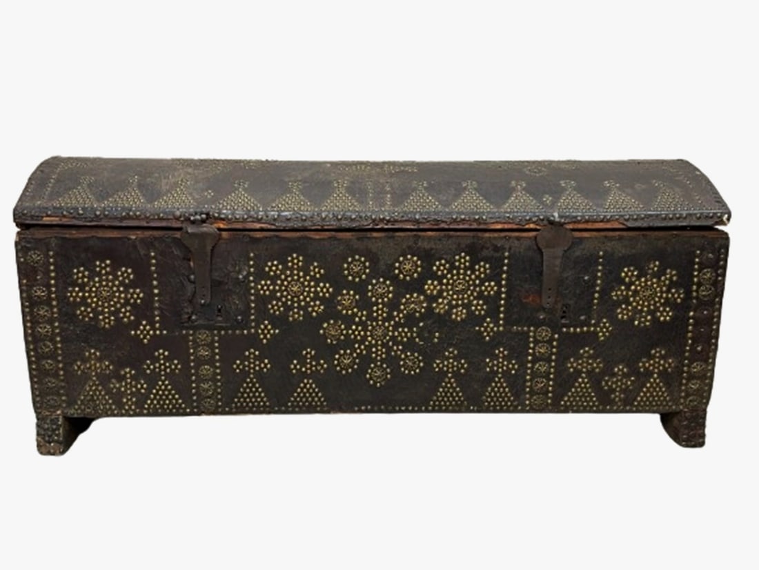 RARE 17TH CENTURY BRASS DECORATED TRUNK (1 of 8)
