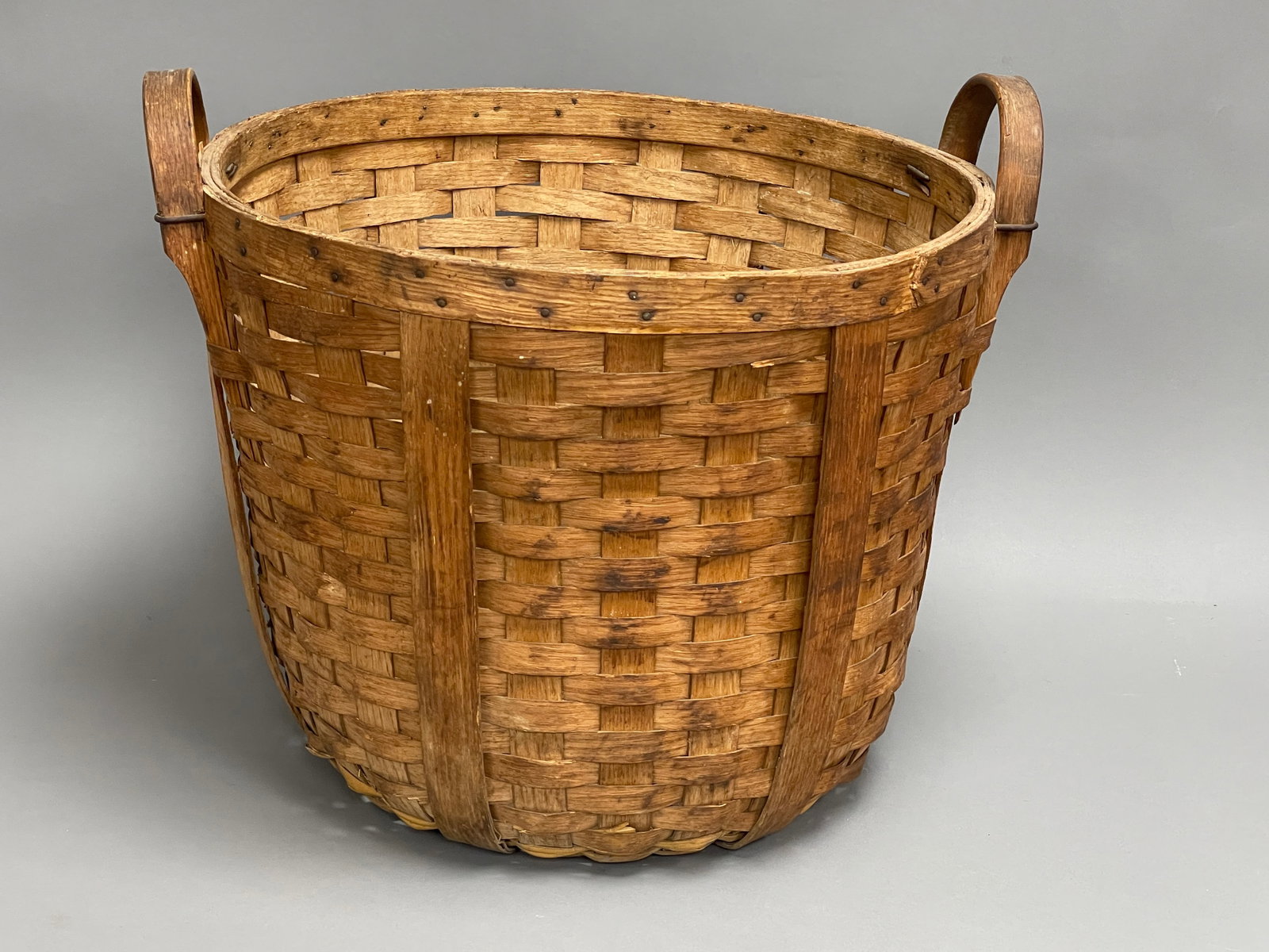 LARGE 19TH C CARRYING BASKET: LARGE 19TH C CARRYING BASKET 15W X 18T