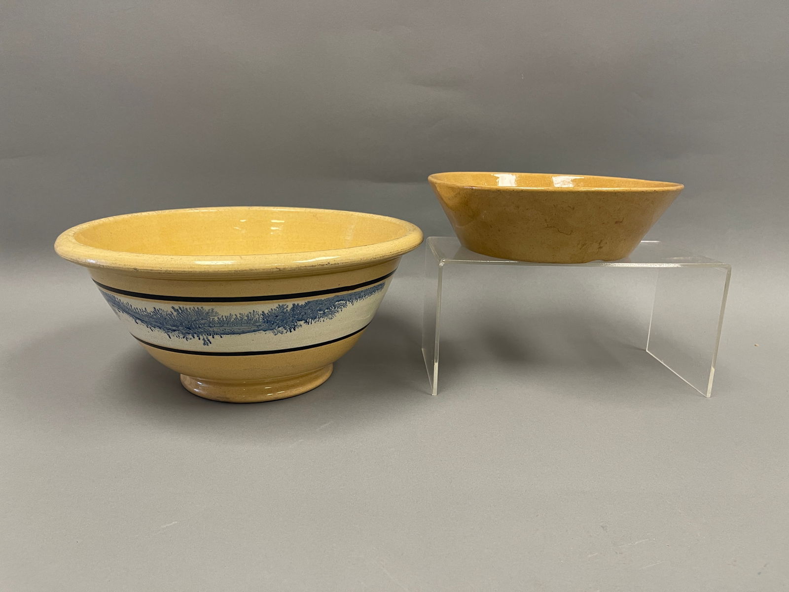 1850-90 YELLOW WARE  BOWL WITH MOCHA BLUE SEAWEED DECORATION, 19TH C YELLOW WARE NAPPY (1 of 7)