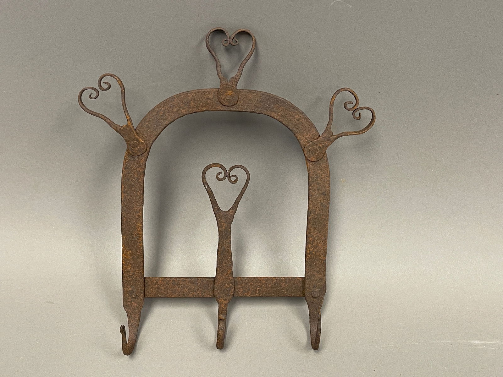 FANCY STRAIGHT FORGED IRON HOOK RACK FOR IMPLEMENTS OR SMALL GAME (1 of 4)