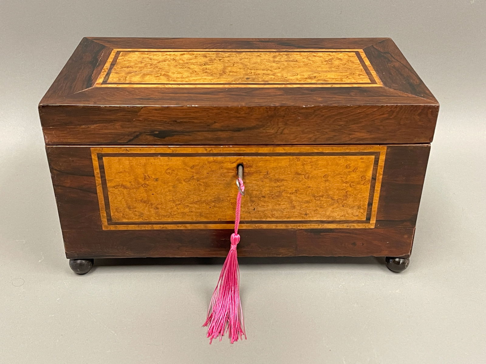 LARGE 19TH C BIRDSEYE MAPLE AND ROSEWOOD TEA CADDY (1 of 7)