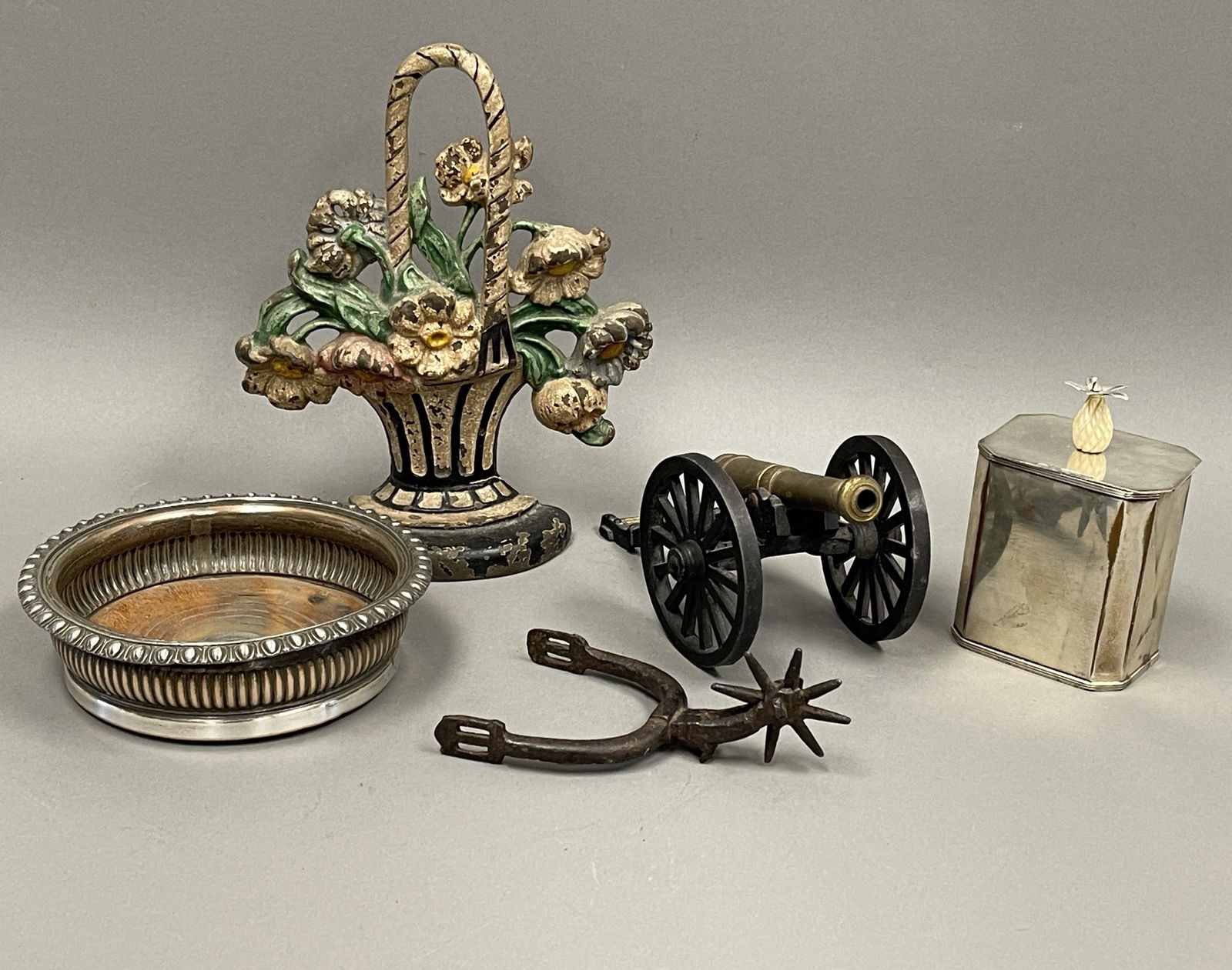 GROUPING OF ASSORTED ESTATE ITEMS (1 of 2)