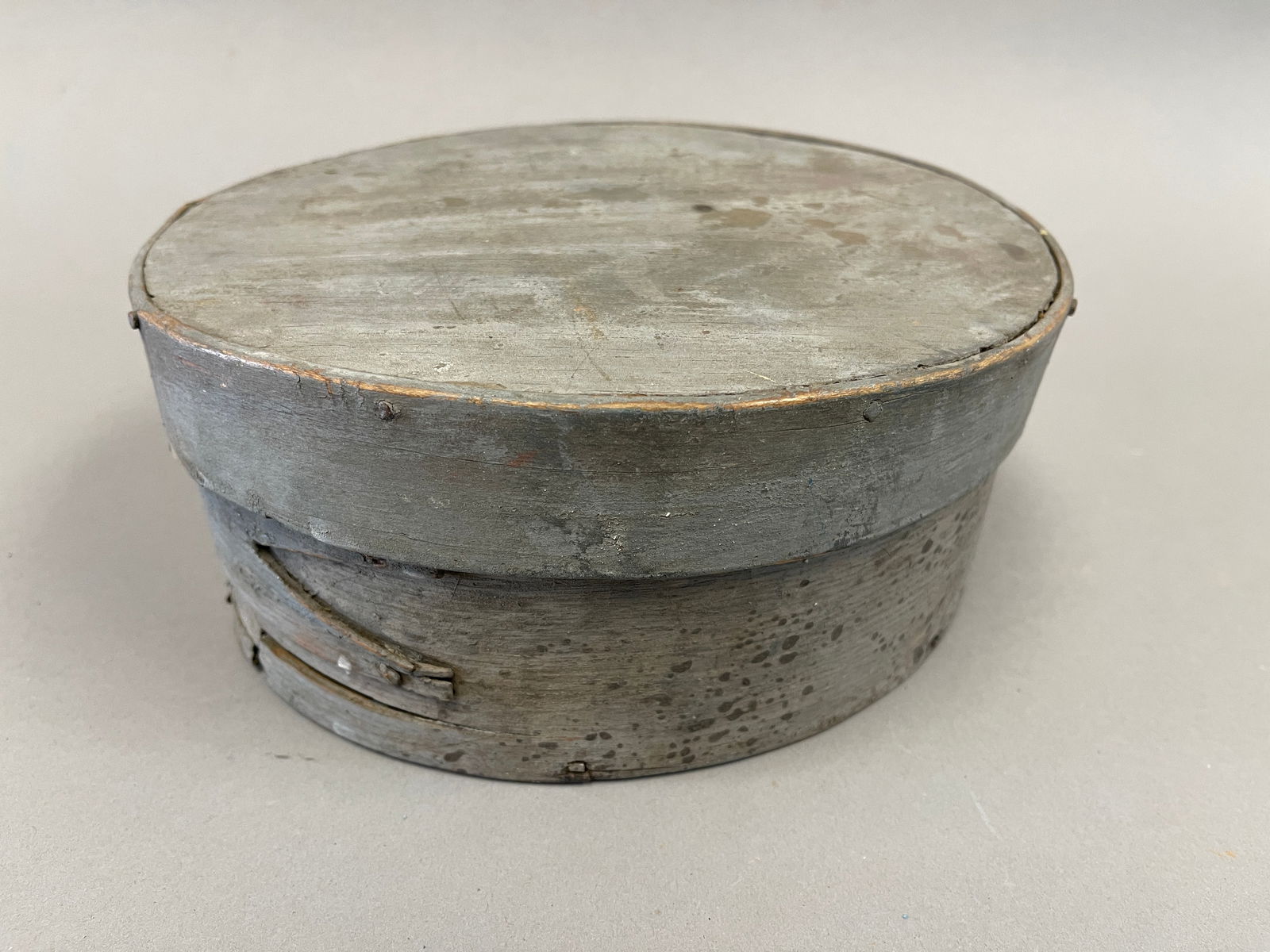 BLUE OVAL BOX (1 of 4)