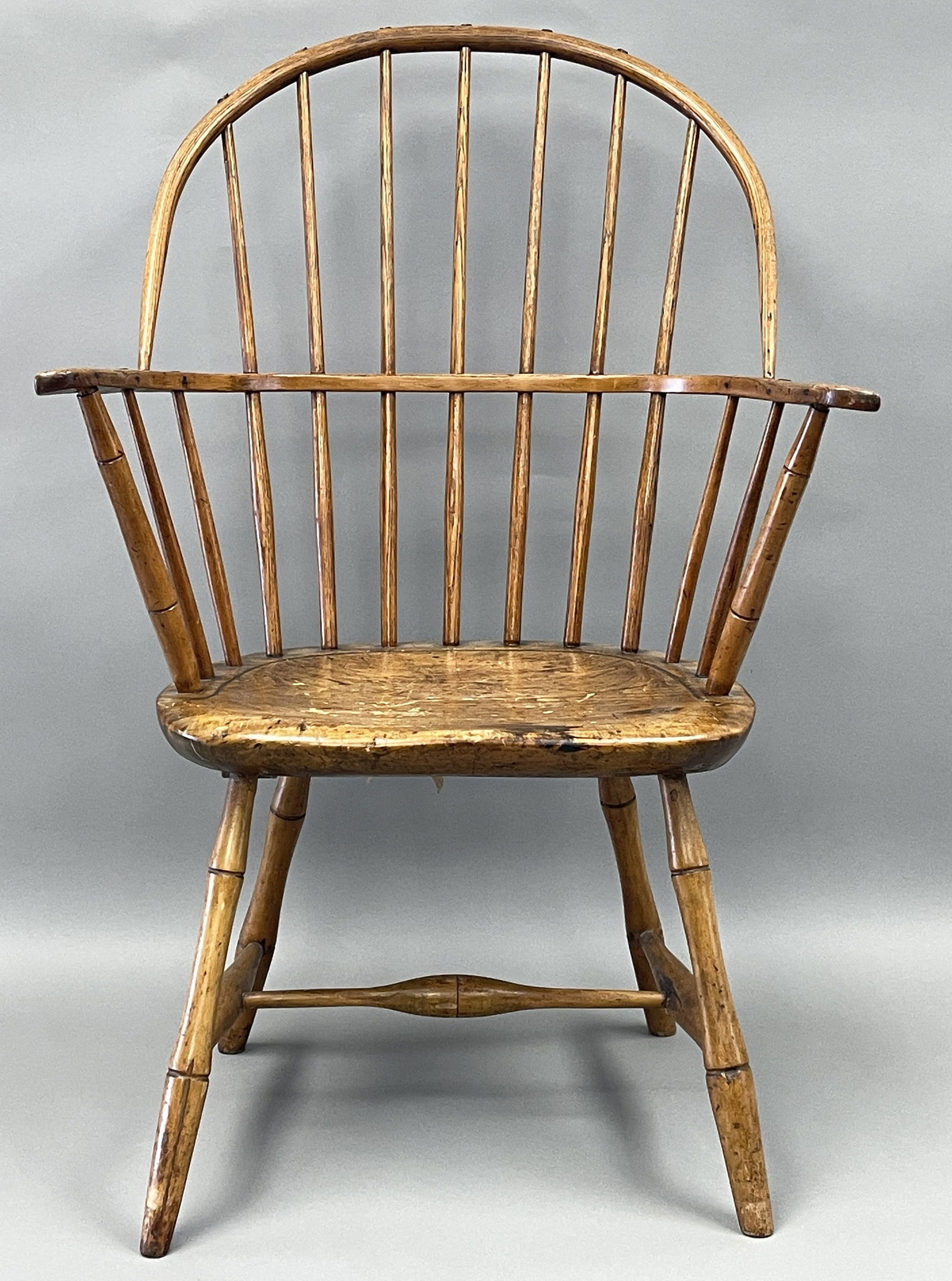 18TH C MA WINDSOR ARMCHAIR C 1790 (1 of 3)