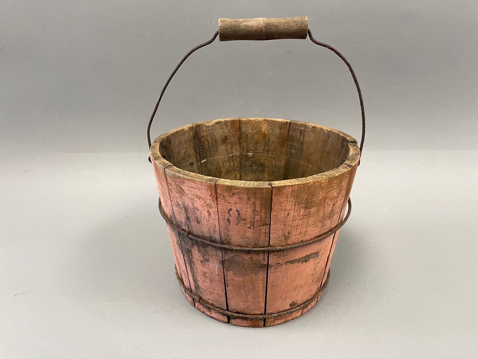 ENFIELD CT SHAKER STAVED BUCKET IN RED PAINT (1 of 2)