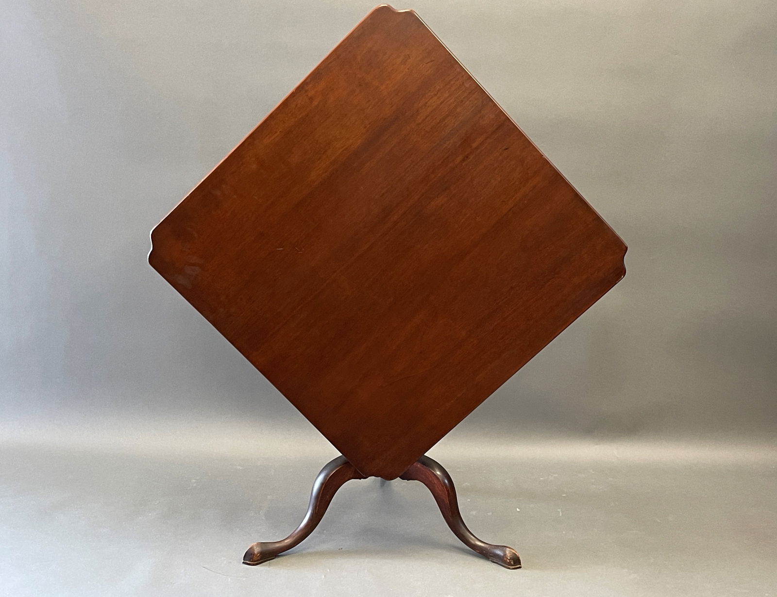 18TH C TILT TOP TEA TABLE , SALEM ,MA (1 of 6)