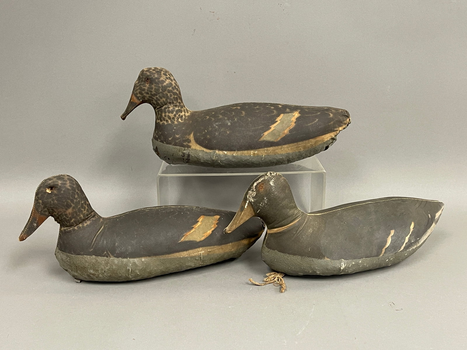 SET OF 3 ANTIQUE CANVAS CLOTH DUCK DECOYS: SET OF 3 ANTIQUE CANVAS CLOTH DUCK DECOYS