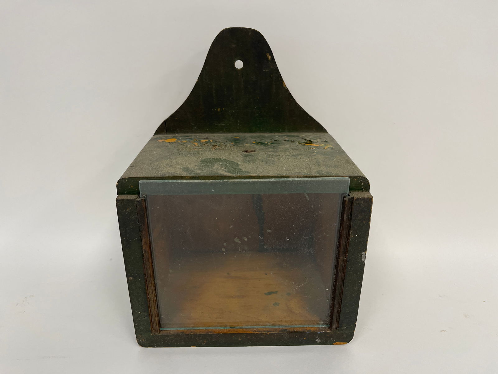 PAINTED "QUEEN BEE " BOX (1 of 4)