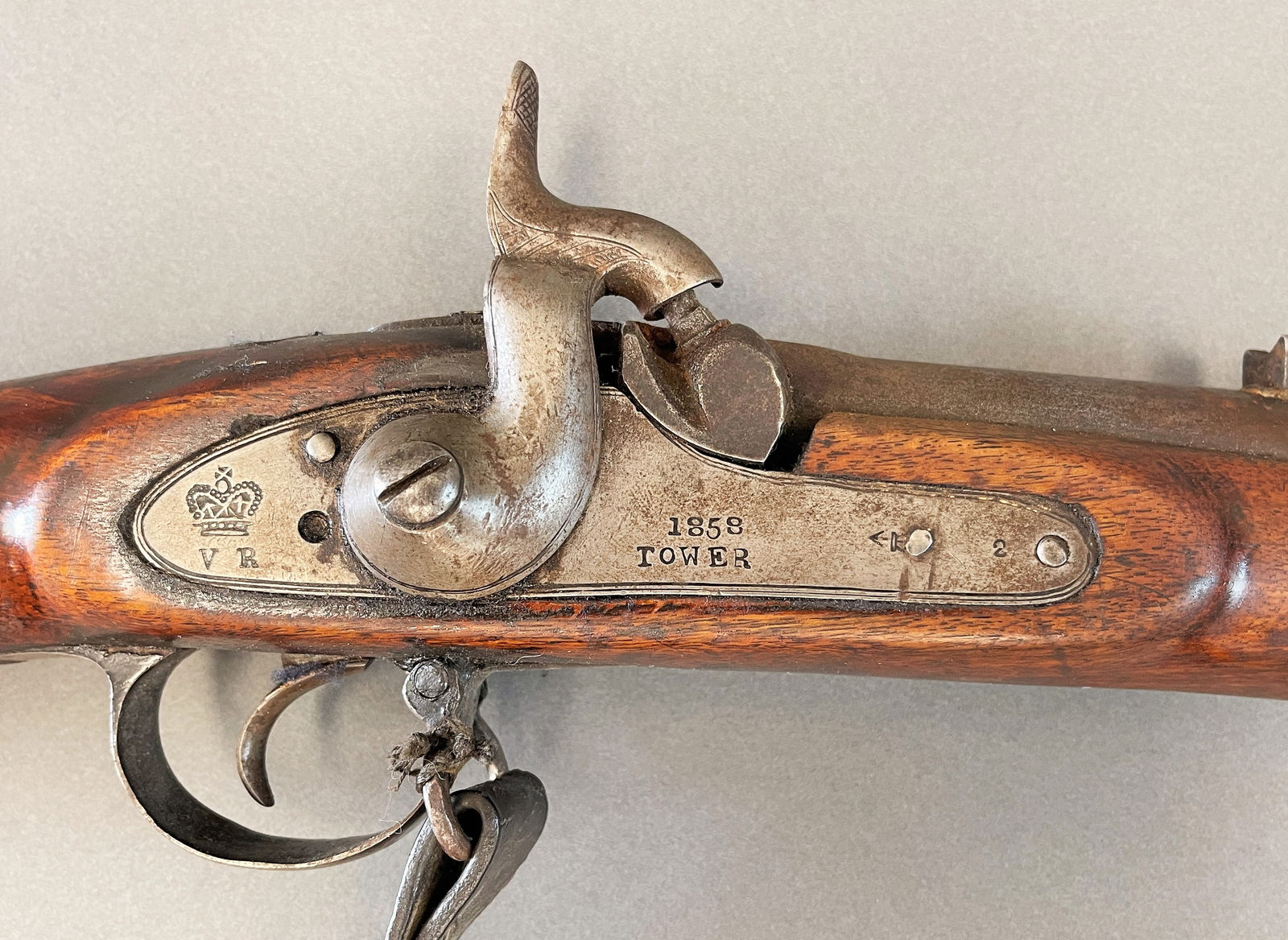 CIVIL WAR TOWER MUSKET MARKED ENFIELD (1 of 4)
