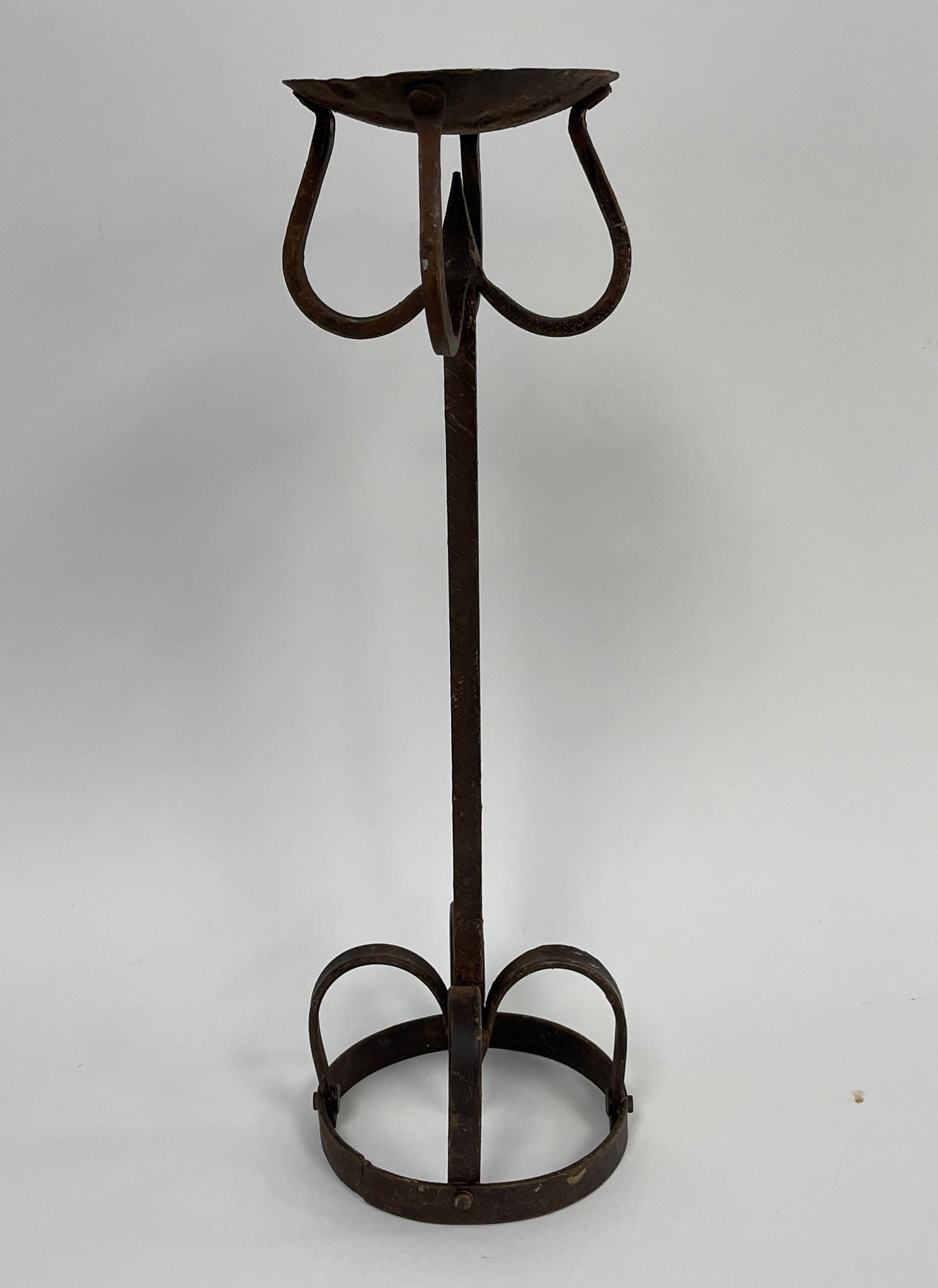 17TH C STYLE FORGED IRON LIGHTING DEVICE W/ GREASE PAN (1 of 4)