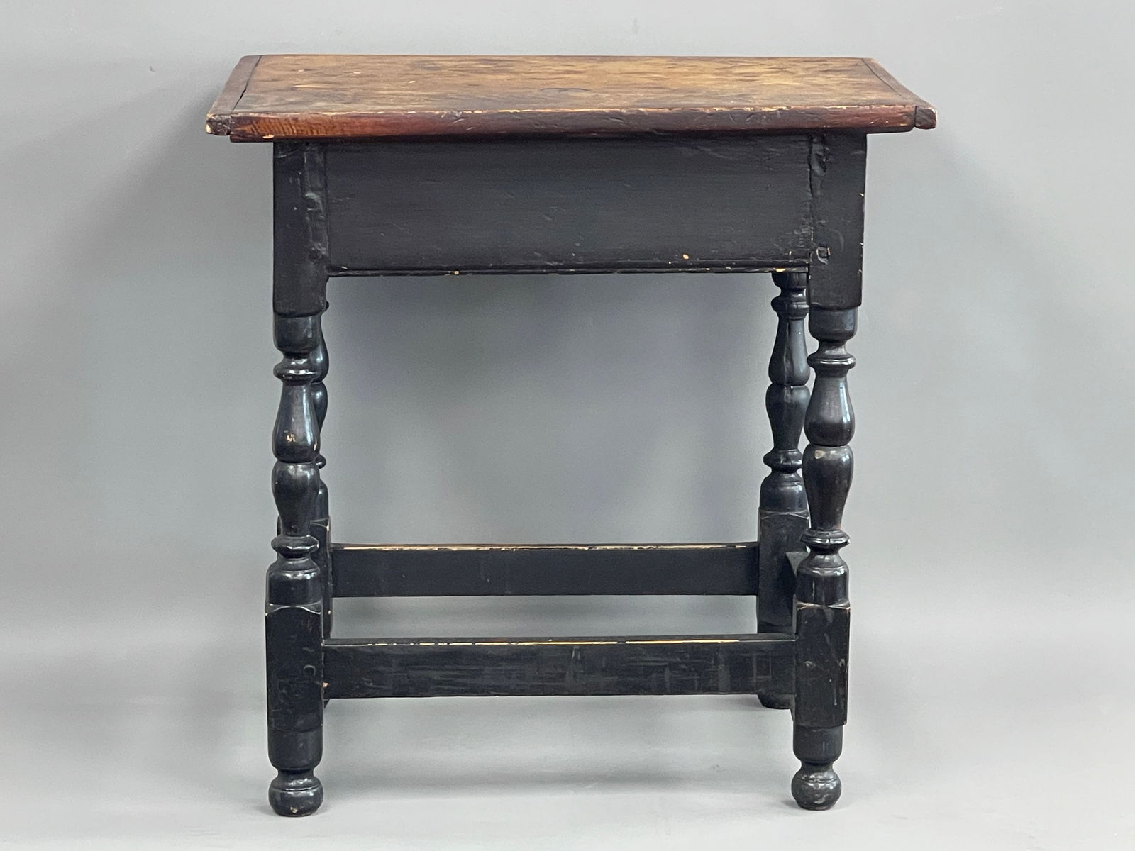 SMALL WILLIAM AND MARY TAP TABLE (1 of 6)