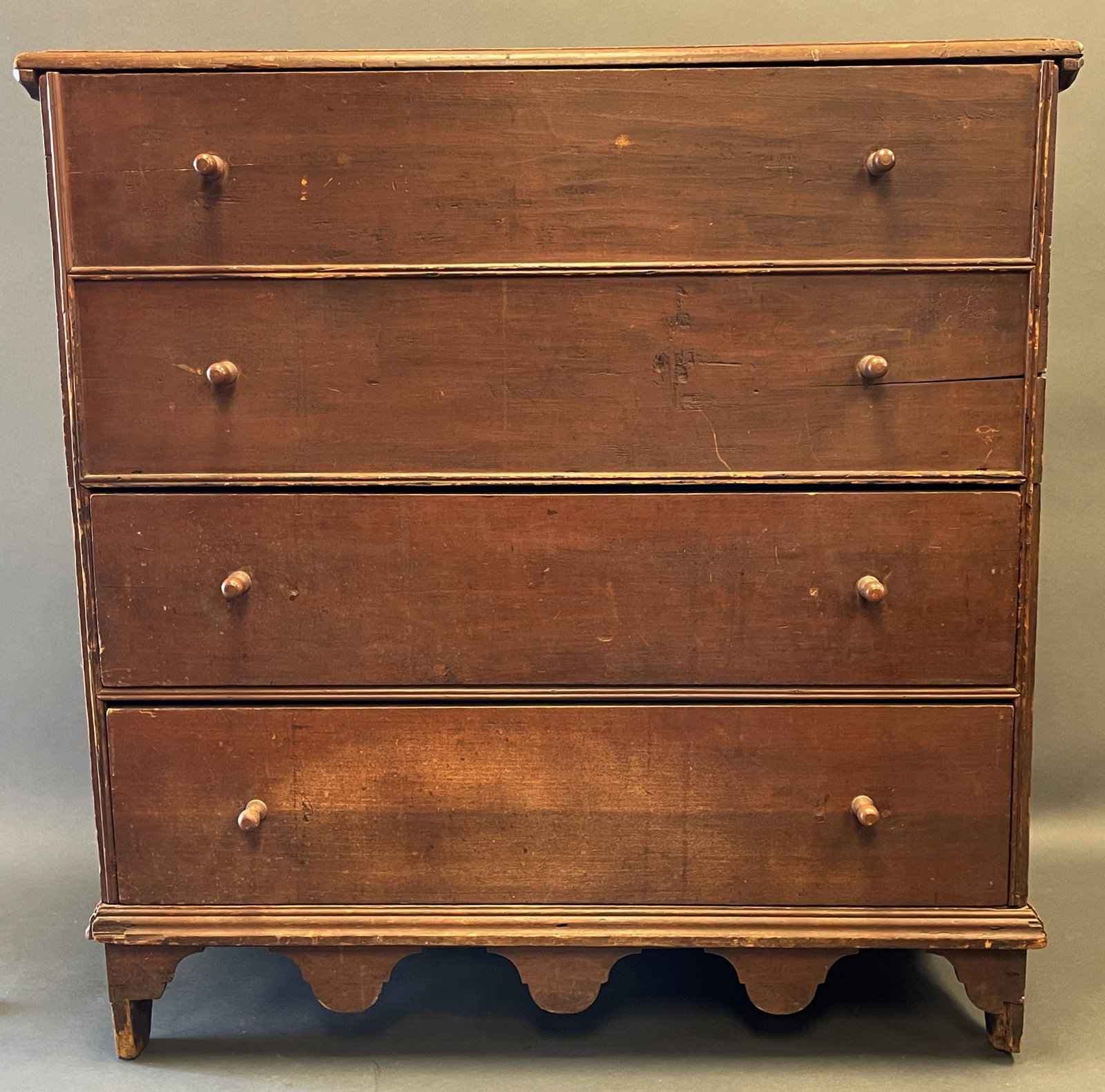 18TH C WILLIAM AND MARY BLANKET CHEST: 18TH C WILLIAM AND MARY BLANKET CHEST SCALLOP FRONT STRETCHER IN ORIGINAL RED PAINT