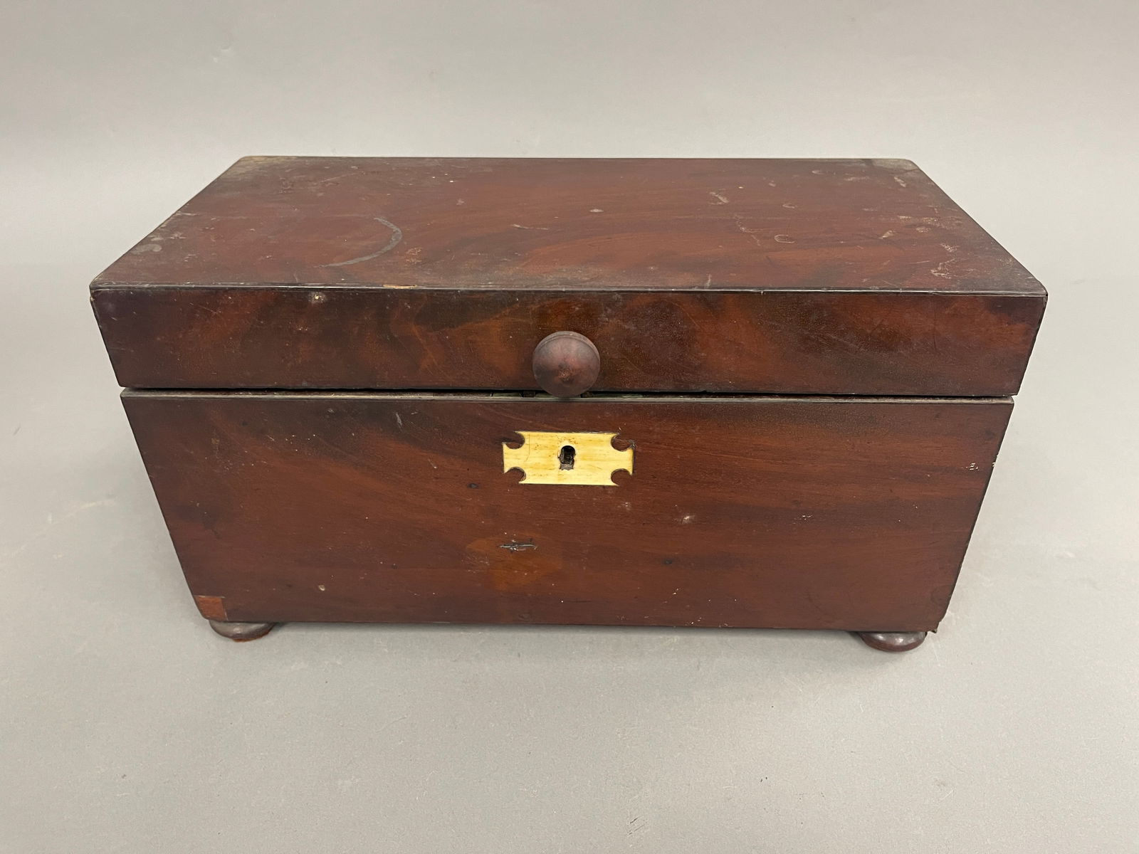 18TH C MAHOGANY VENEER TEA CADDY (1 of 5)