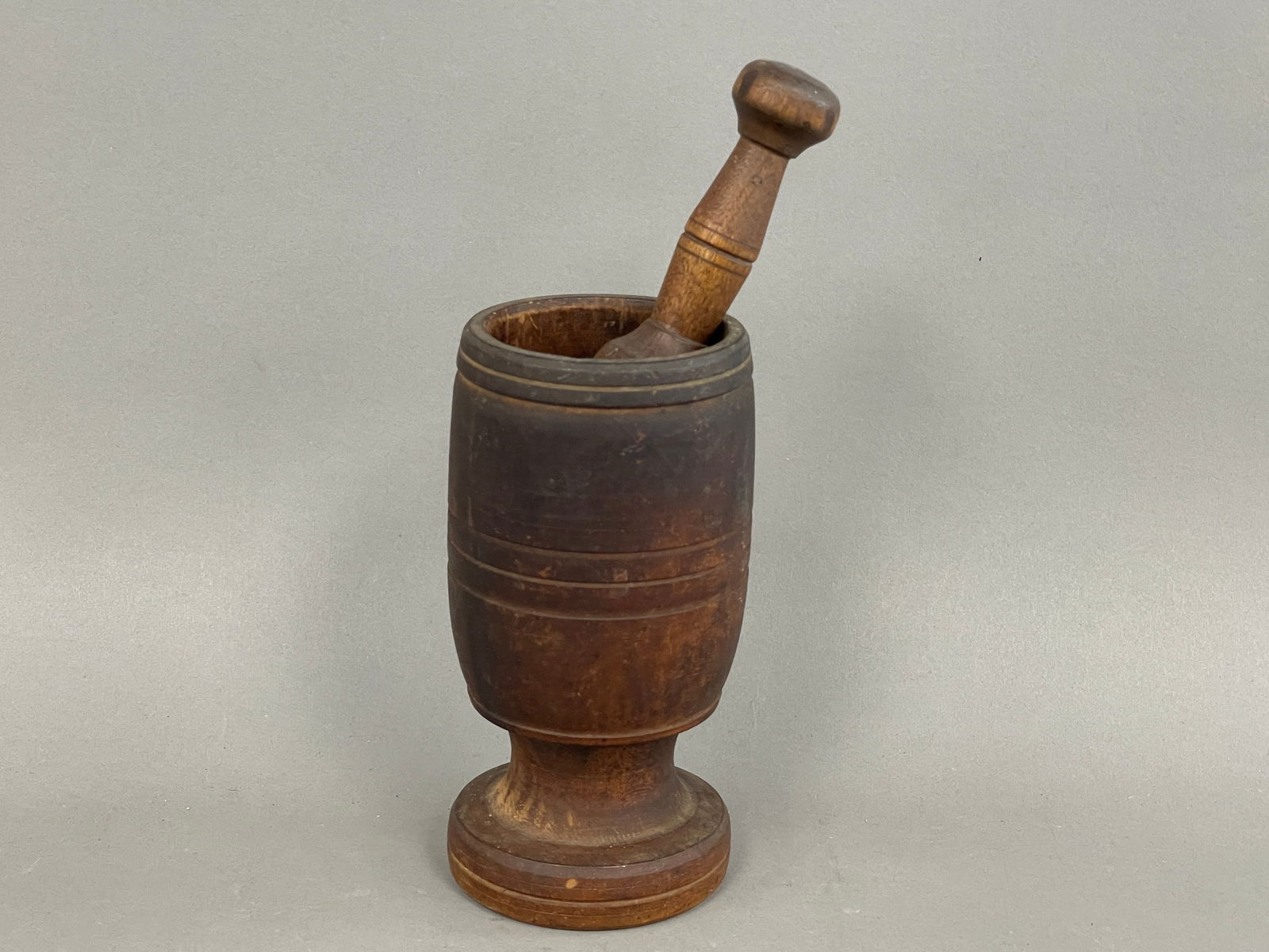 THIN MORTAR AND PESTLE FOR SNUFF (1 of 5)