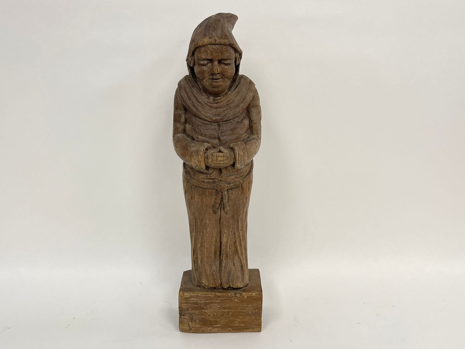 CARVED WOODEN 16TH C OR 17TH C CARVED PRAYING MONK (1 of 5)