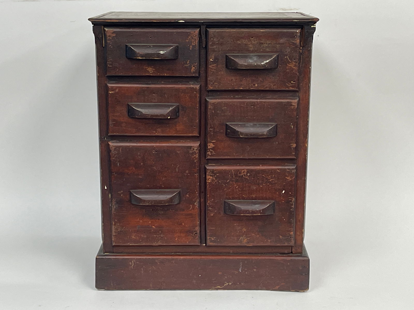 NEST OF 6 DRAWERS CABINET W/ CARVED HANDLES IN THE OLD ANCIENT ORIGINAL FINISH (1 of 8)