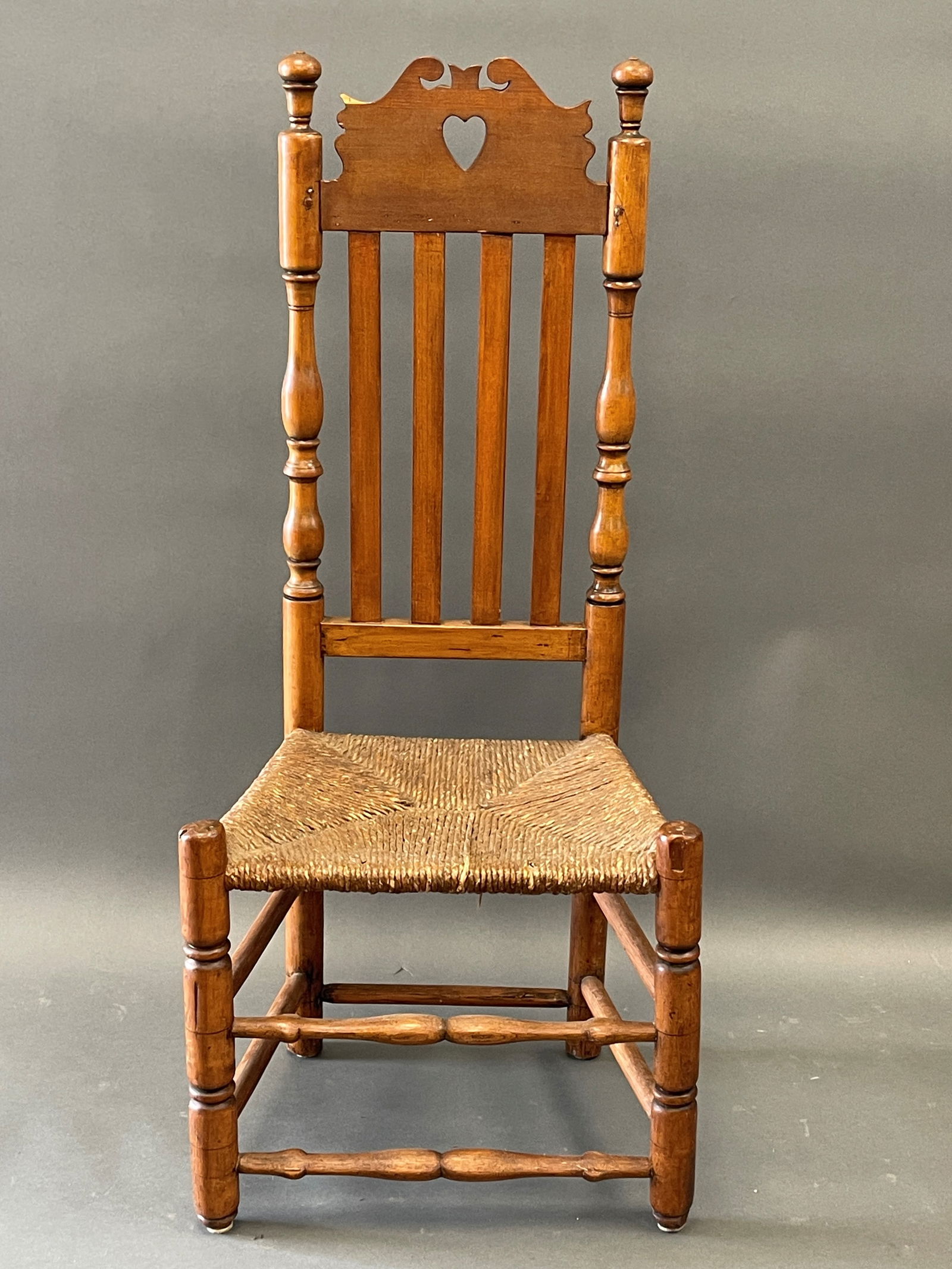 A NICE 18TH C CT HEART AND CROWN BANNISTER BACK SIDE CHAIR C.1730 (1 of 3)