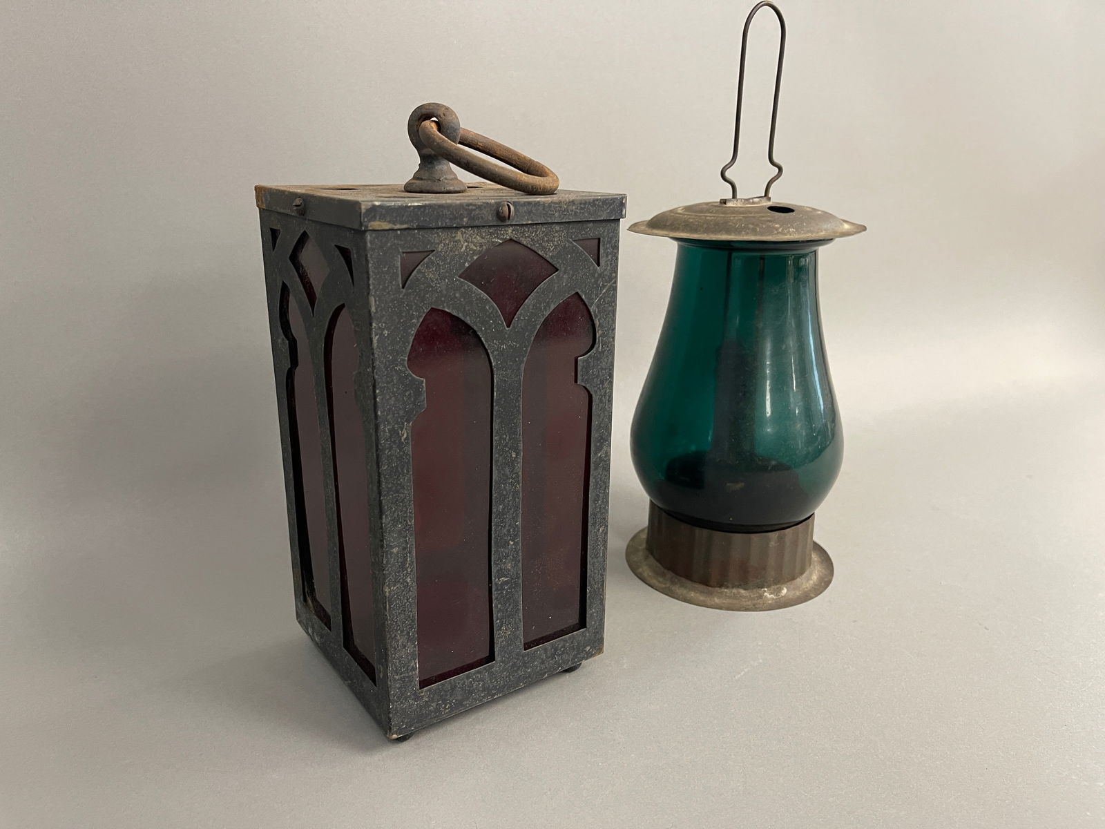 2 TIN LANTERNS GREEN GLASS RED GLASS (1 of 3)