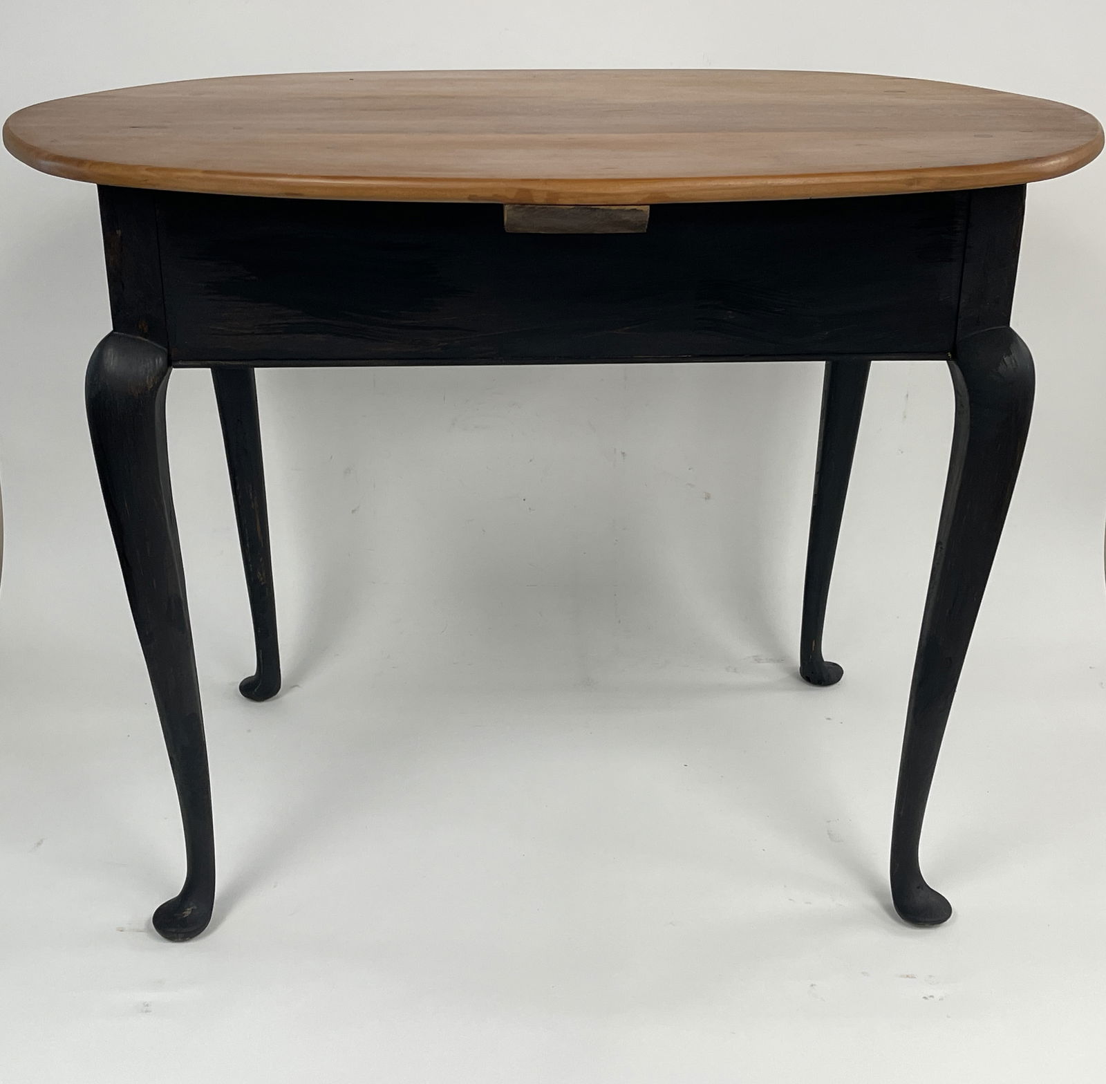 1760-1780 COASTAL CT. QUEEN ANNE TEA TABLE (1 of 4)