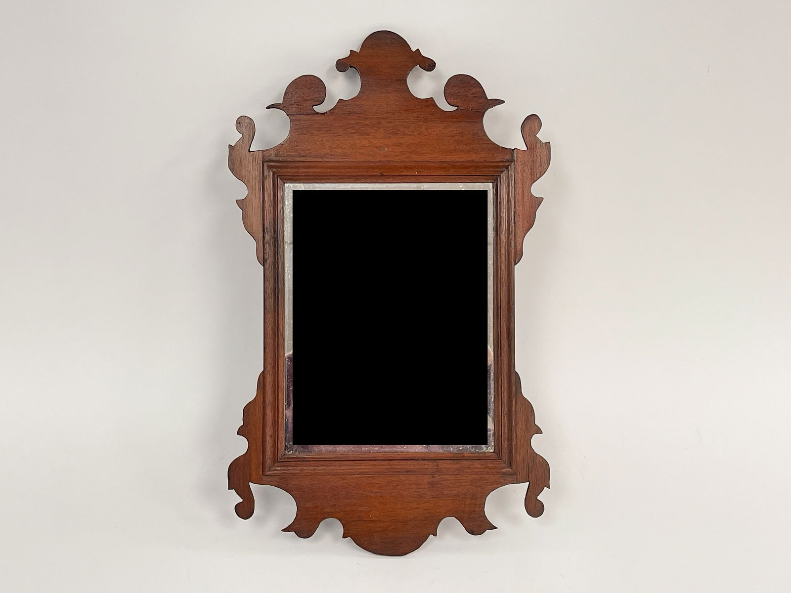 CIRCA 1780-1800 CHIPPENDALE  MIRROR (1 of 4)