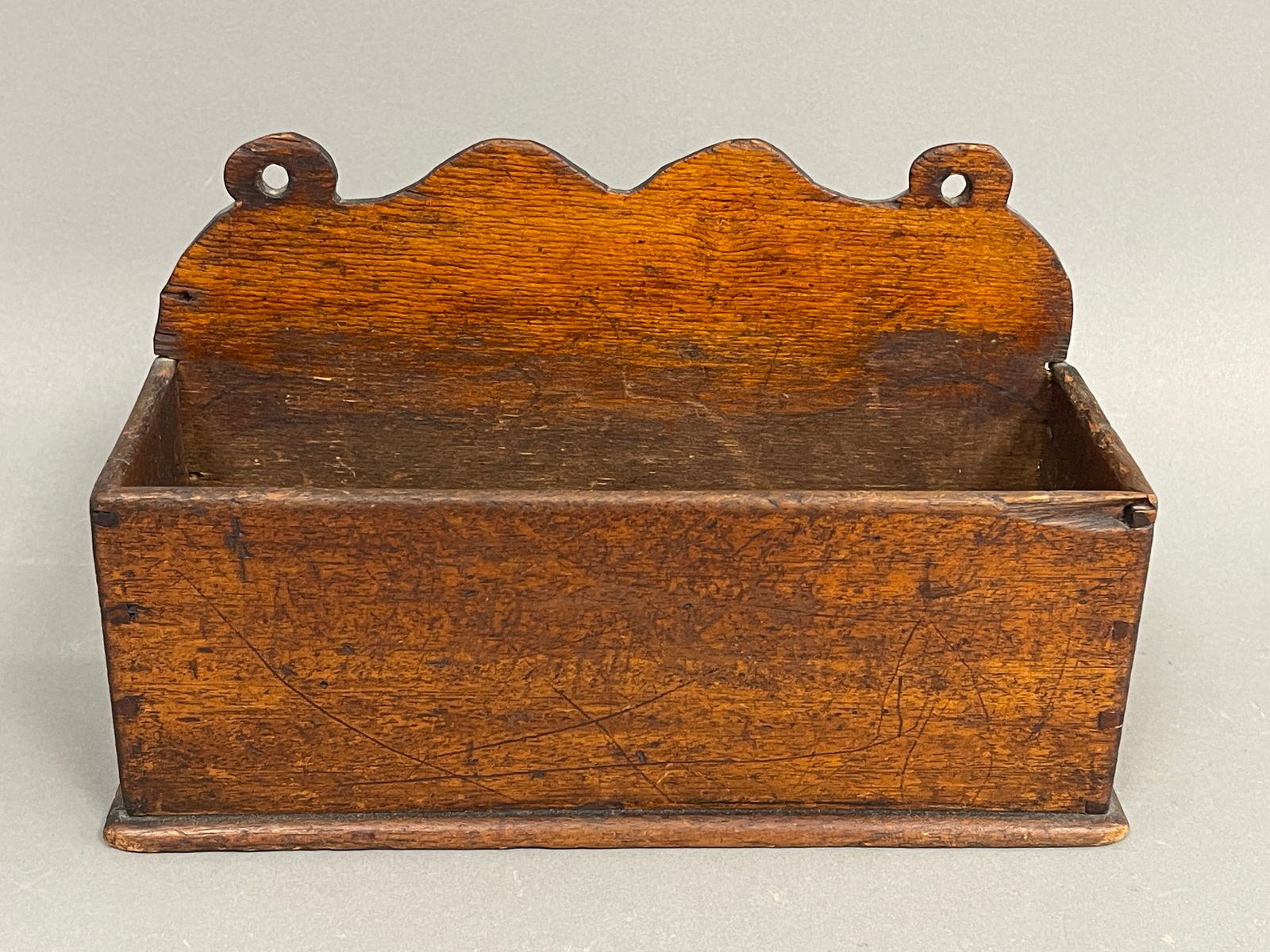 EARLY DOVETAILED NANTUCKET WALL BOX (1 of 4)