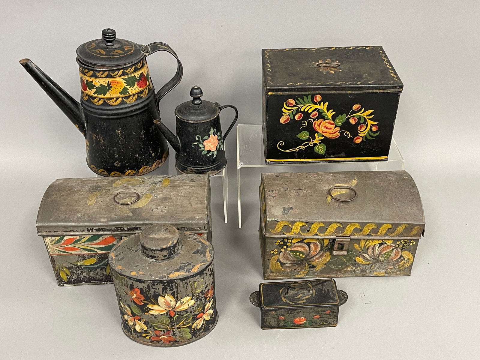 MISC GROUPING OF DECORATED TOLEWARE (1 of 3)