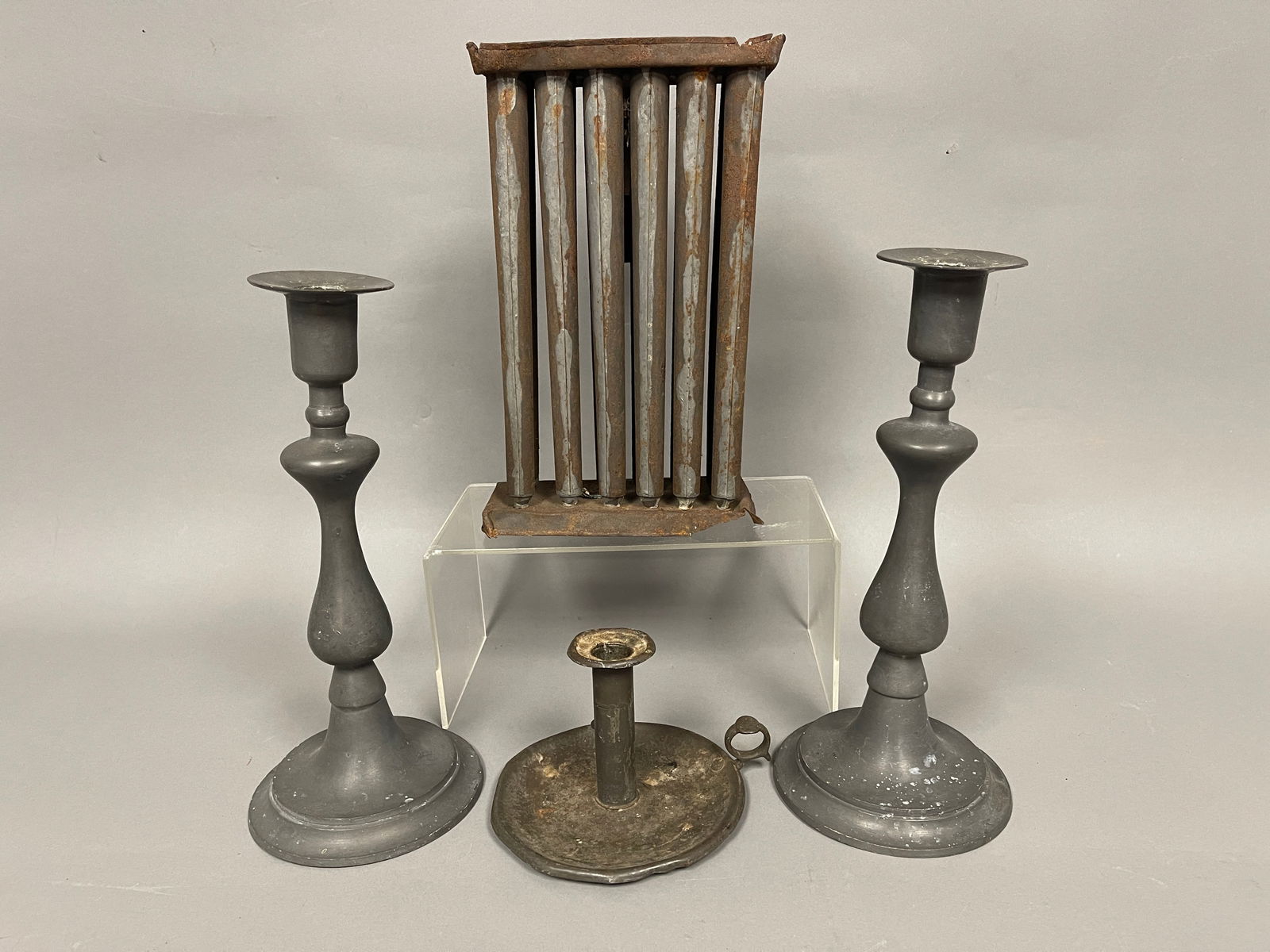 LIGHTING LOT , PEWTER CANDLESTICKS , CANDLE DISH (1 of 2)