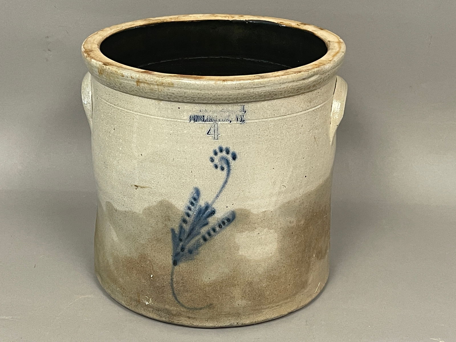 4 GALLON STONEWARE CROCK: 4 GALLON STONEWARE CROCK , BURLINGTON , VT , 11.5" X 11"