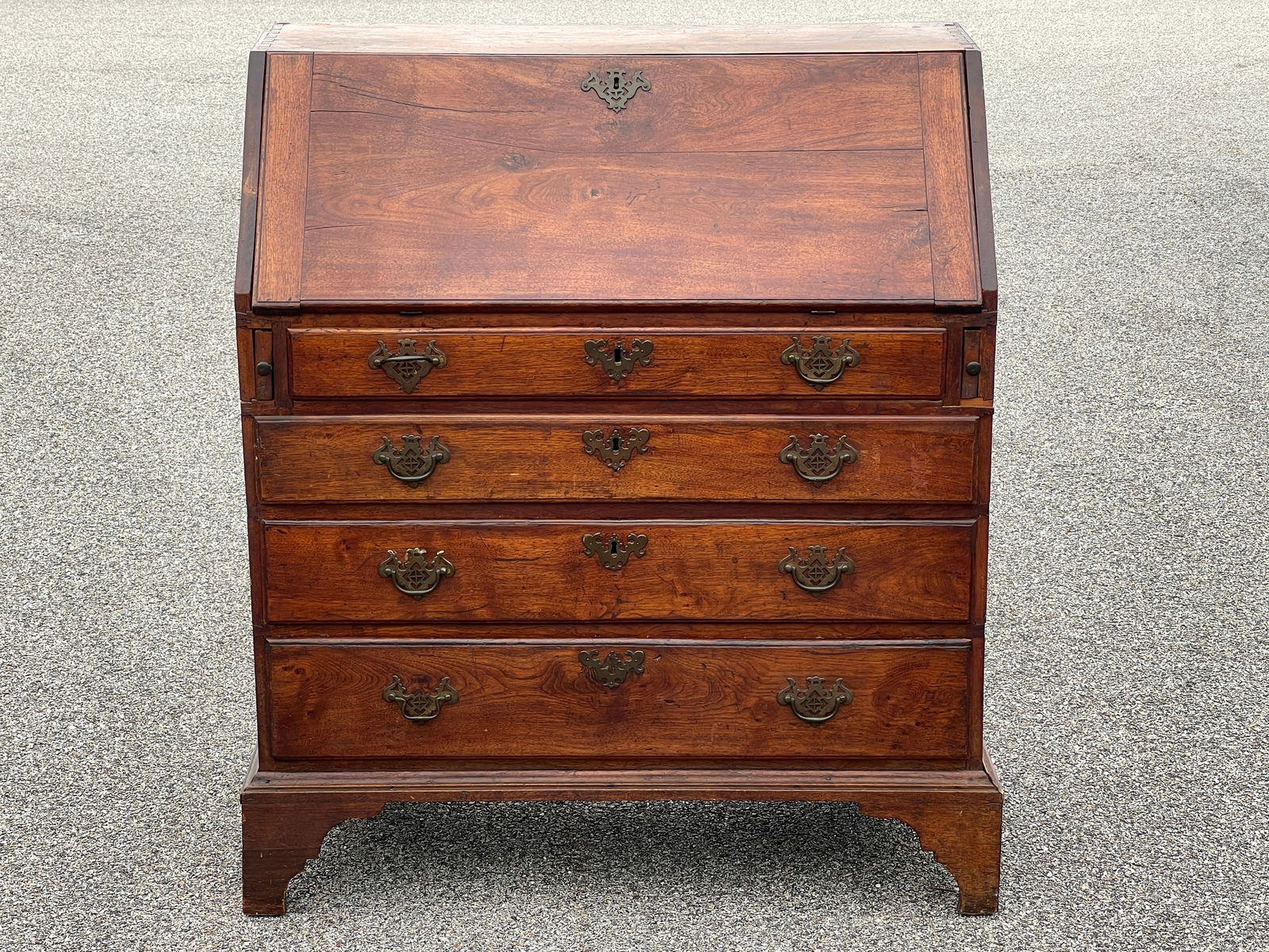 FINE 18TH C CHIPPENDALE SLANT FRONT DESK , BOSTON MA (1 of 5)
