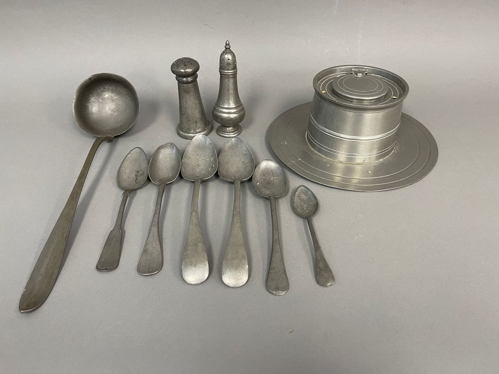1850 PEWTER SPOONS STAMPED " M HOLDSWORTH" C. 1810 PEWTER SHIP CAPTAIN'S INK WELL , 4 SPOONS , SALT (1 of 7)